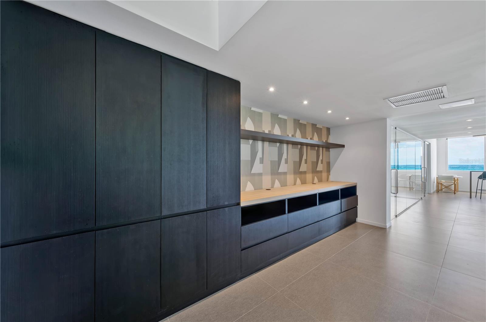 1035 ASHFORD AVE #C1