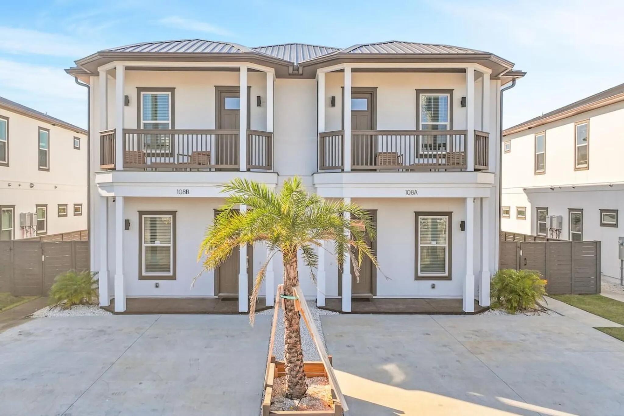 108 San Vincente Street