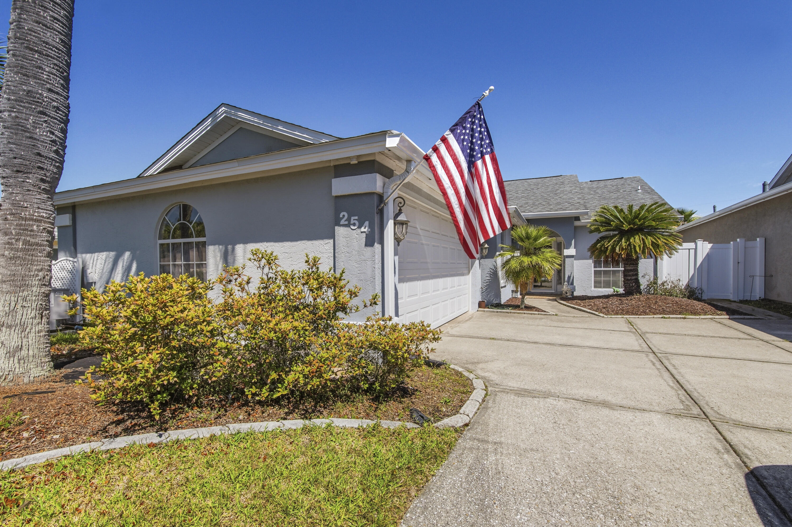254 S Glades Trail