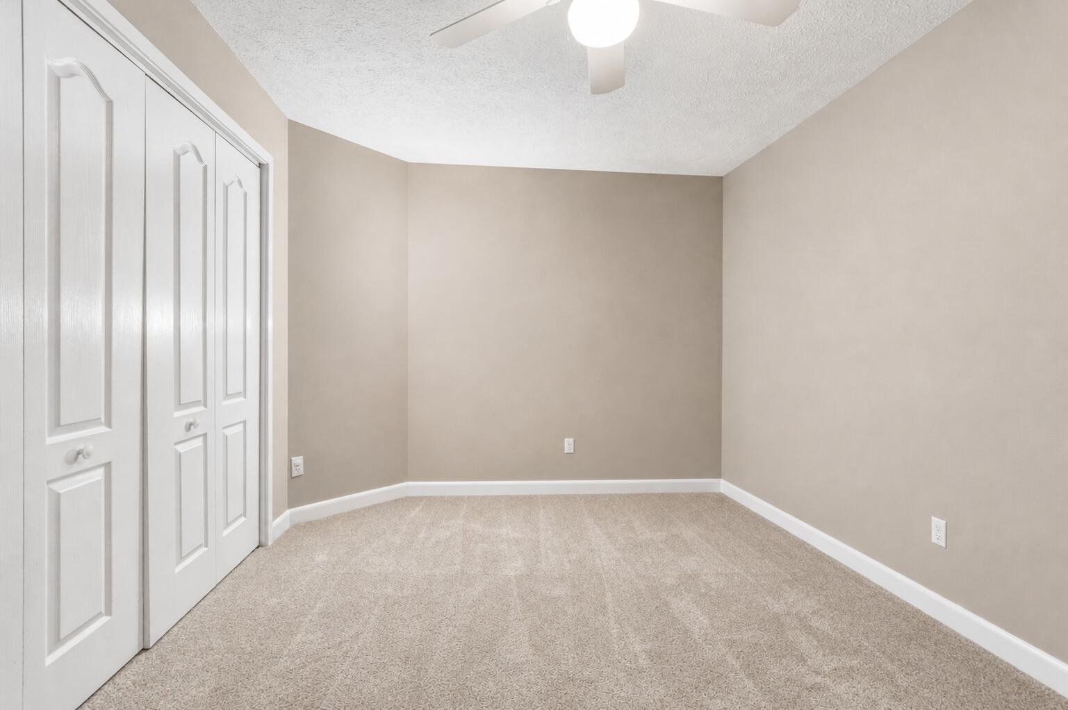 254 S Glades Trail