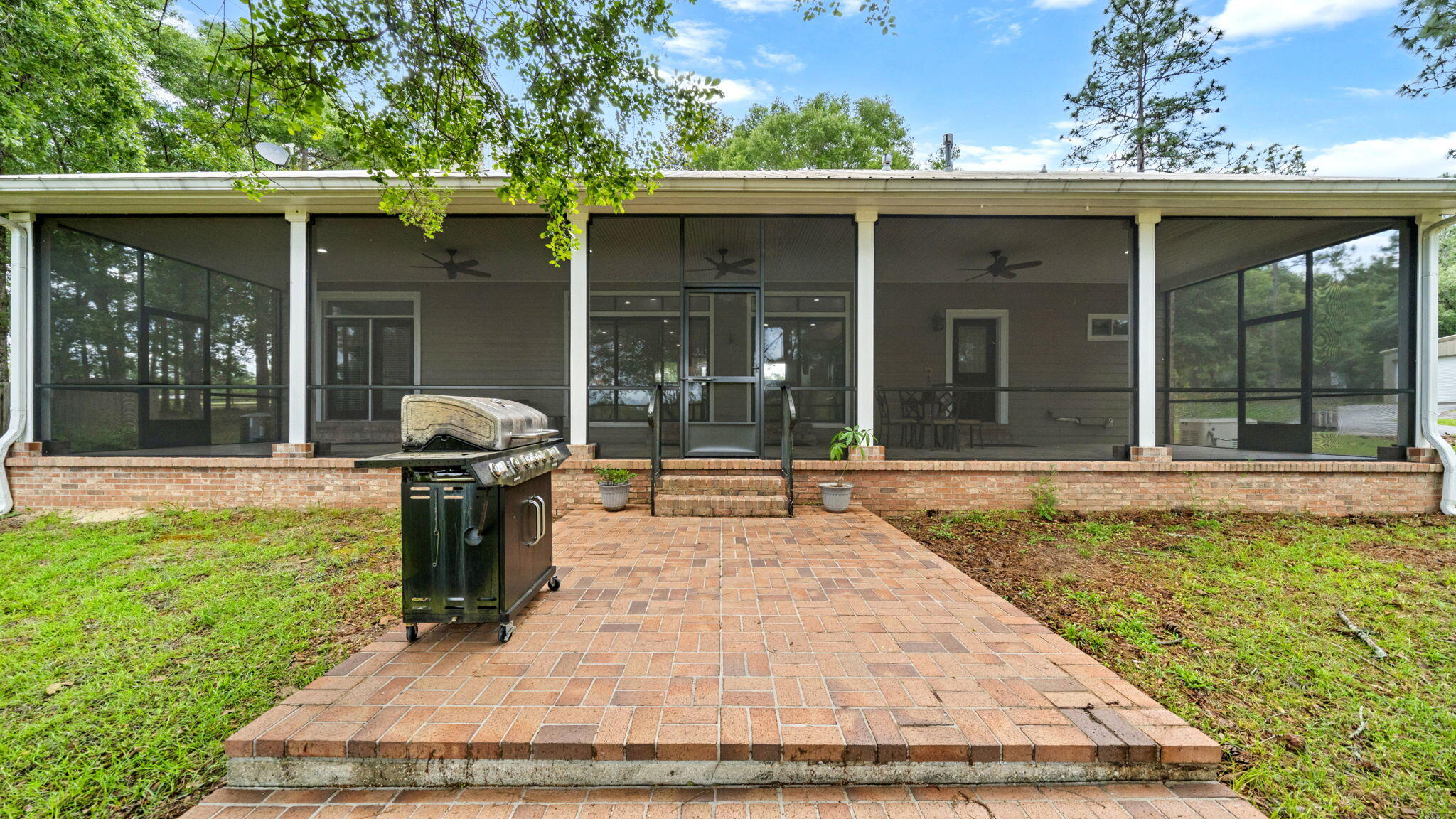175 W T Hulion Road