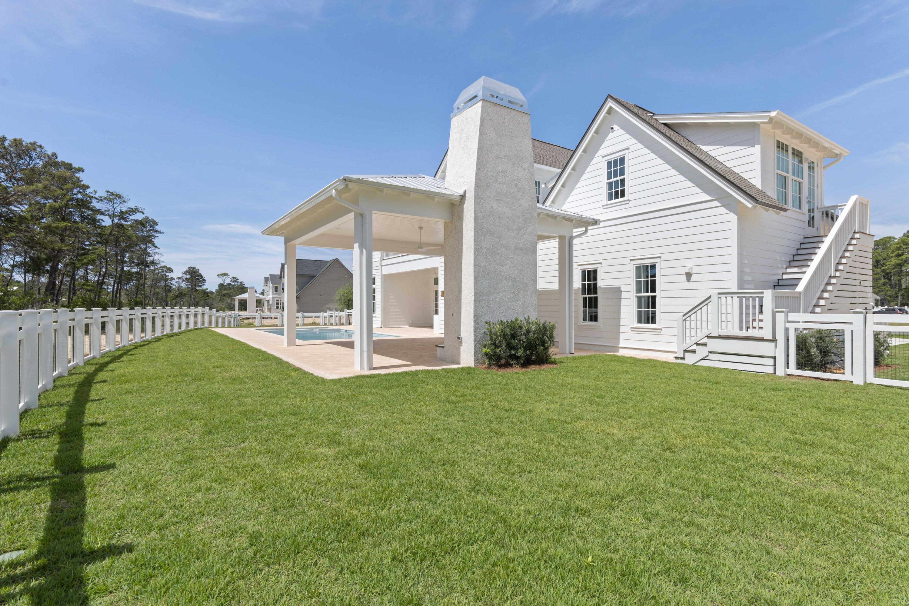 130 E Elliot Way