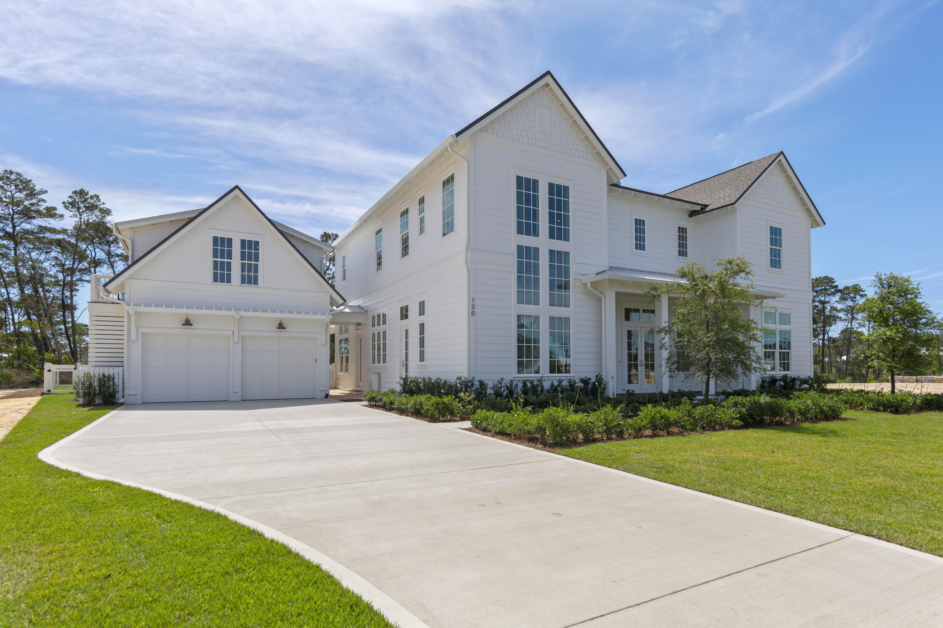 130 E Elliot Way