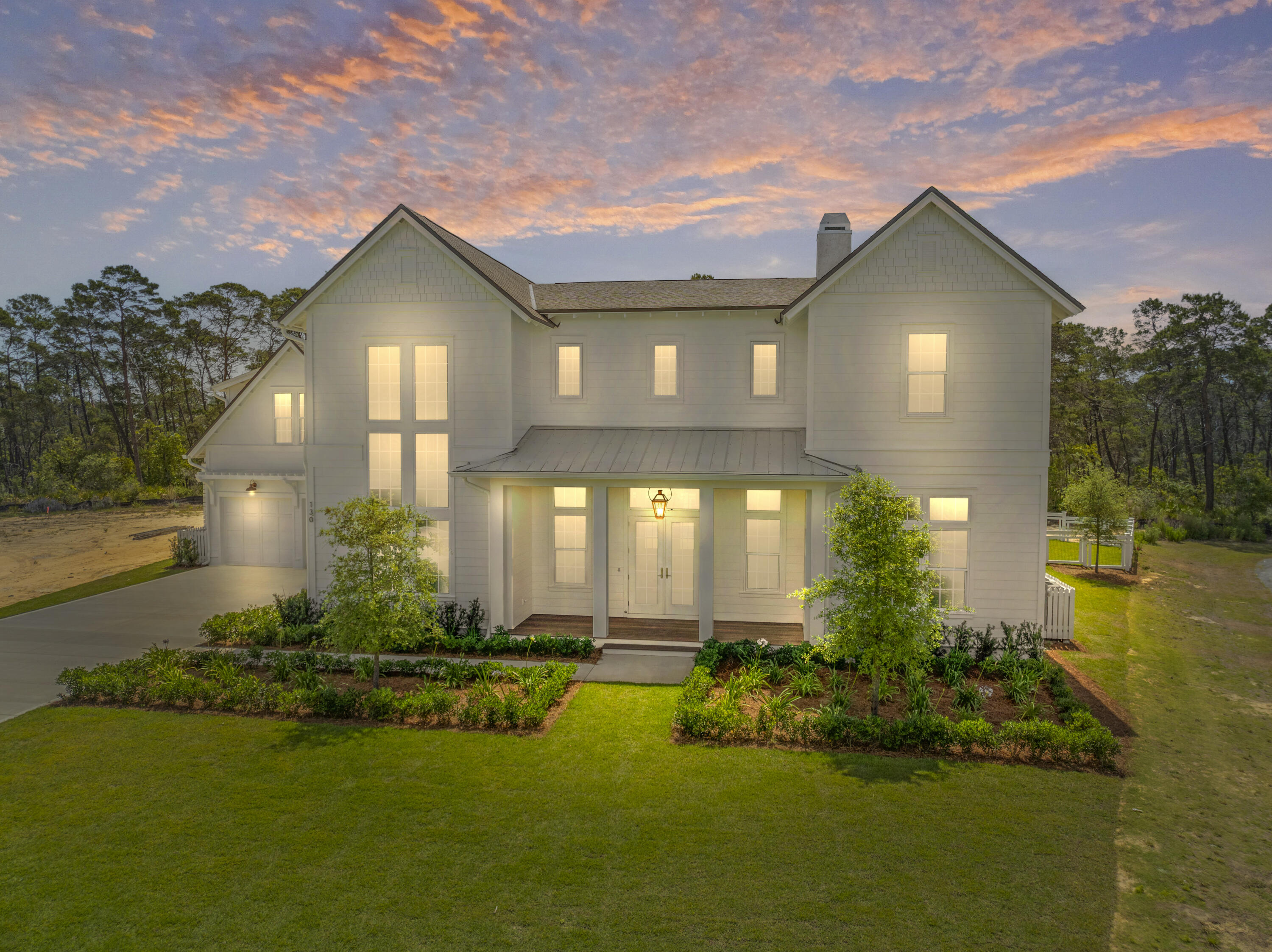 130 E Elliot Way