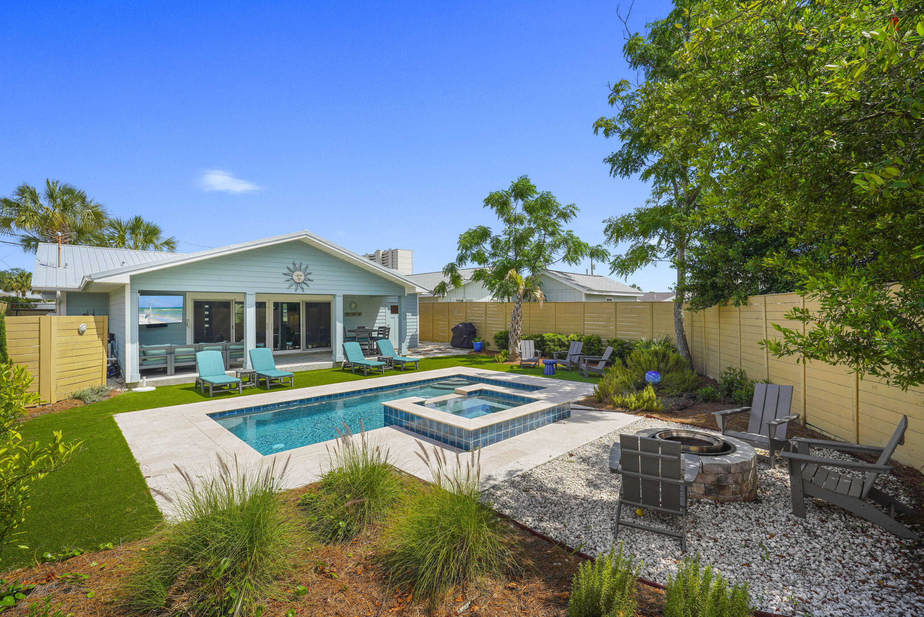 617 W Gulf Boulevard