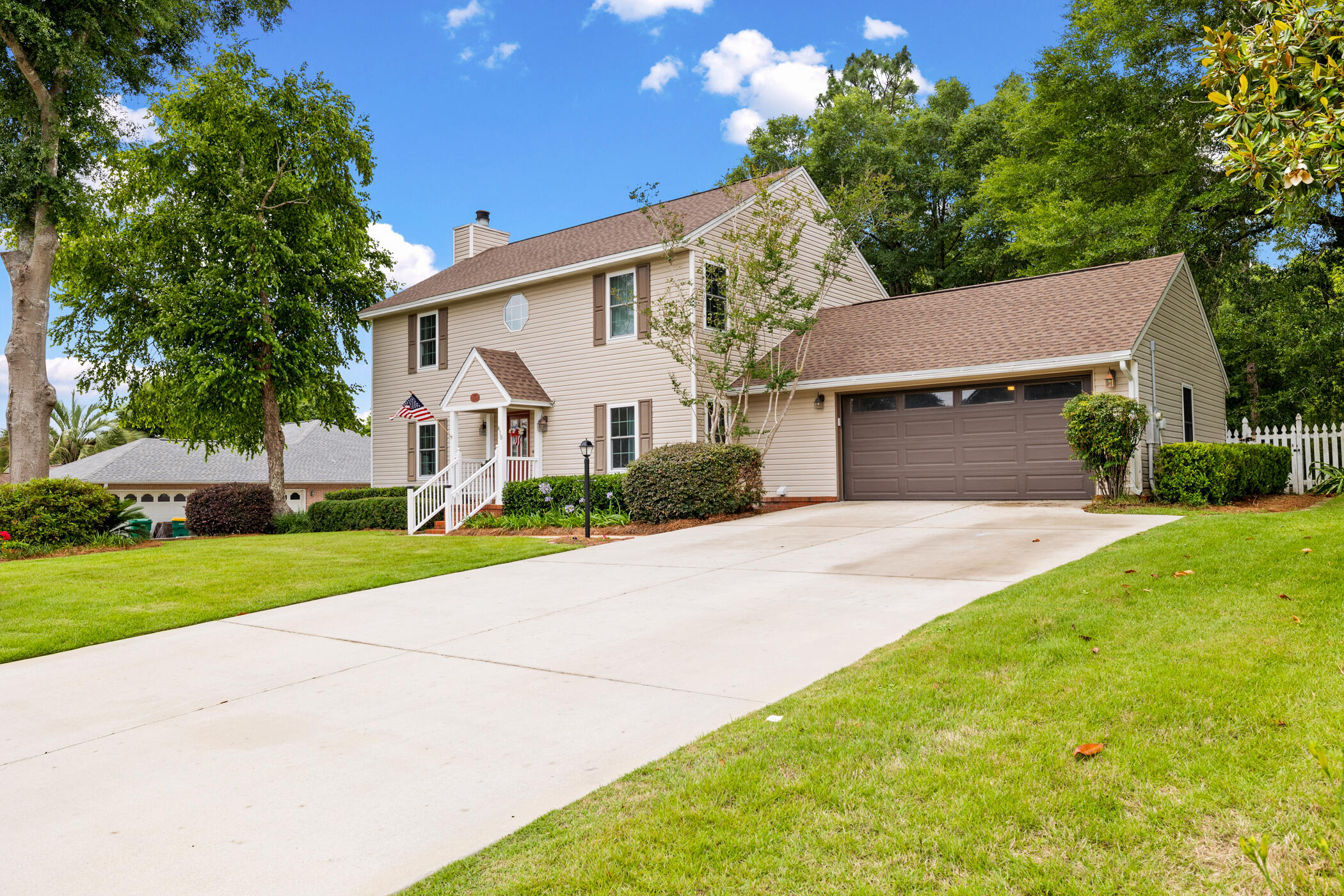 610 W Lynn Brook