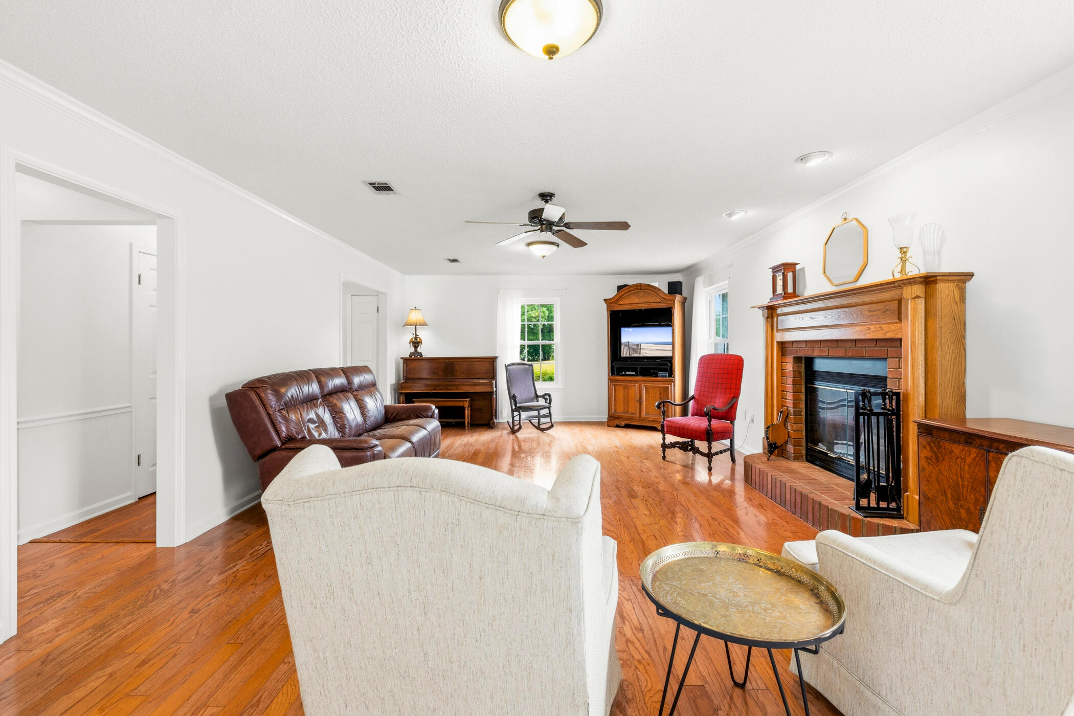 610 W Lynn Brook