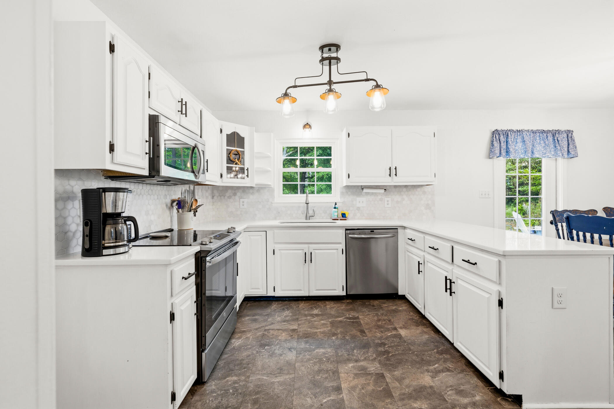 610 W Lynn Brook