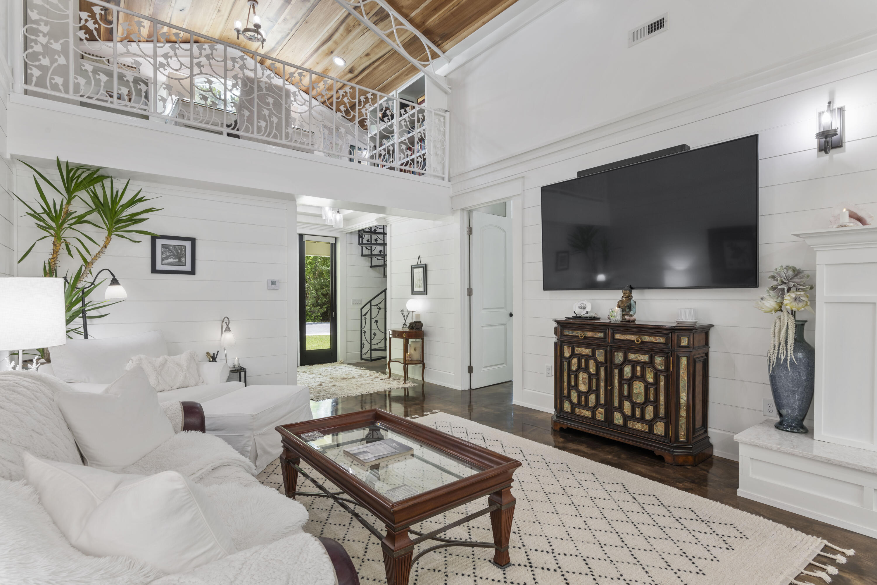 46 Greenleaf Drive