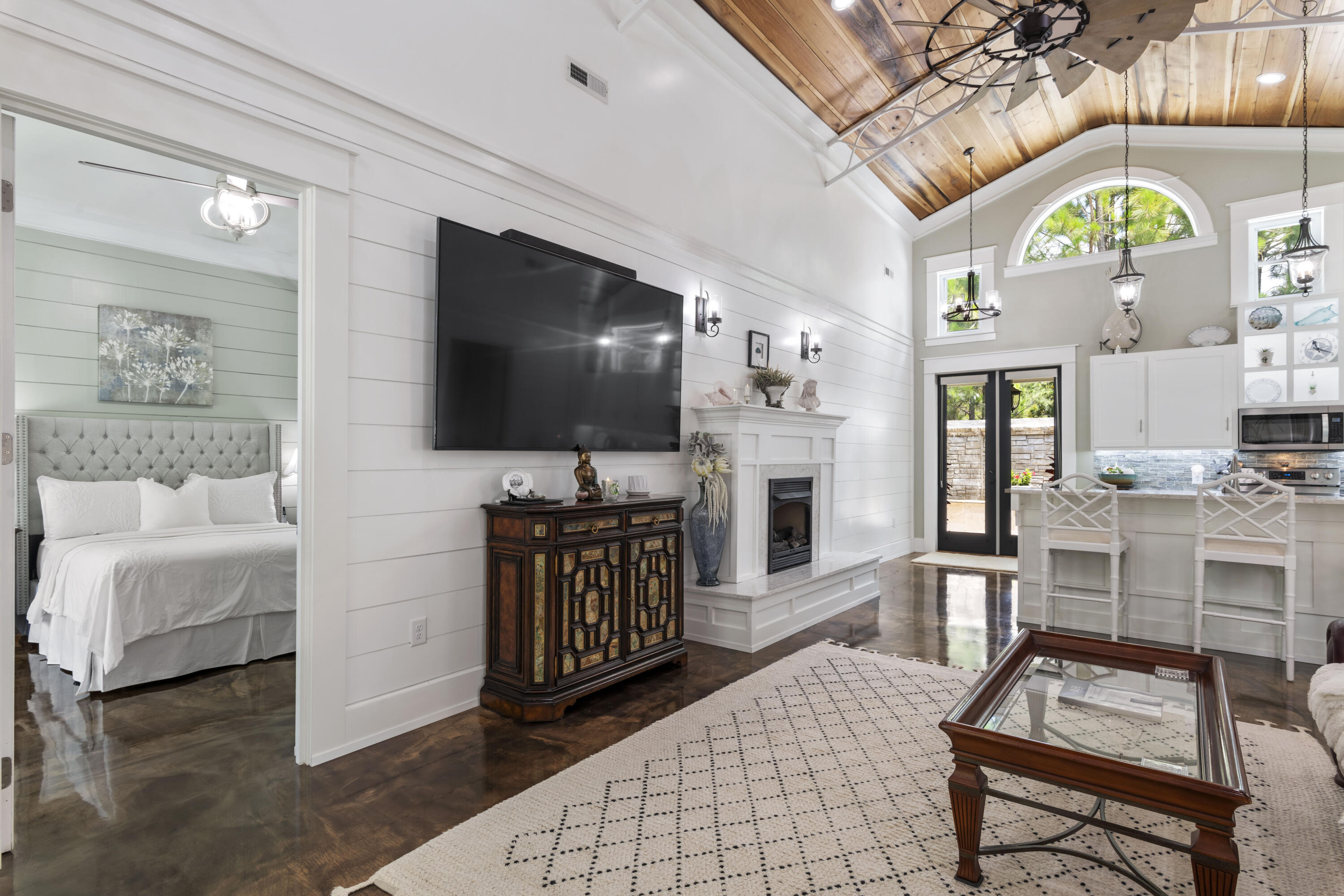 46 Greenleaf Drive