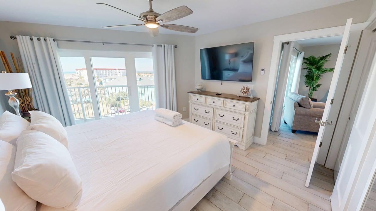 895 Santa Rosa Boulevard 614