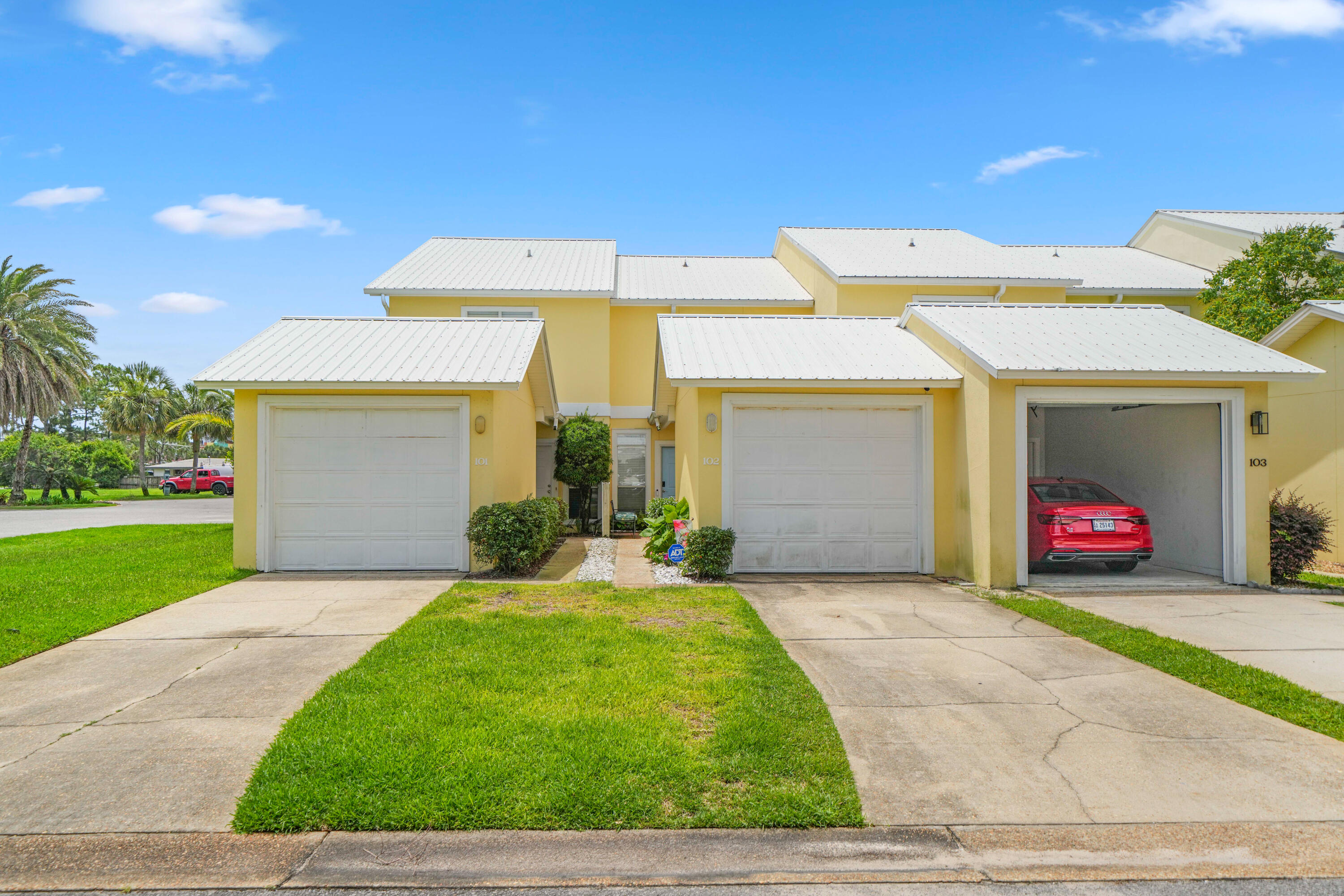 450 S Geronimo Street 102