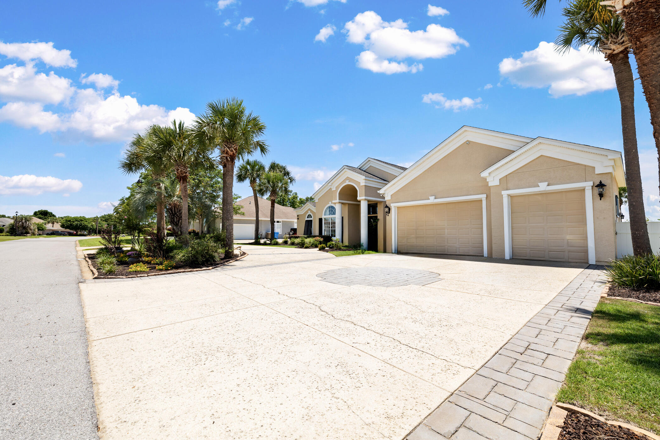 119 Legend Lakes Drive