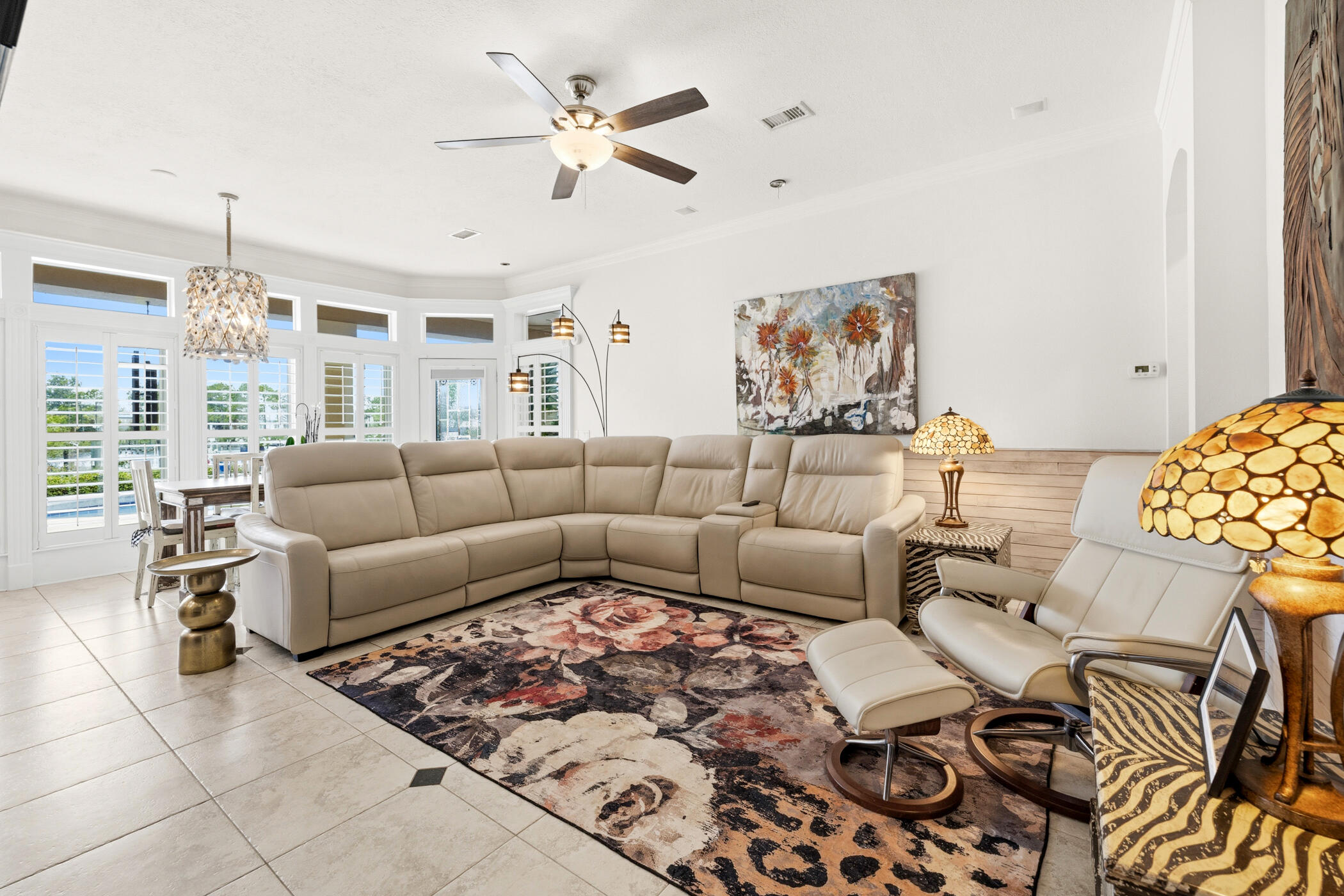 8203 N Lagoon Drive