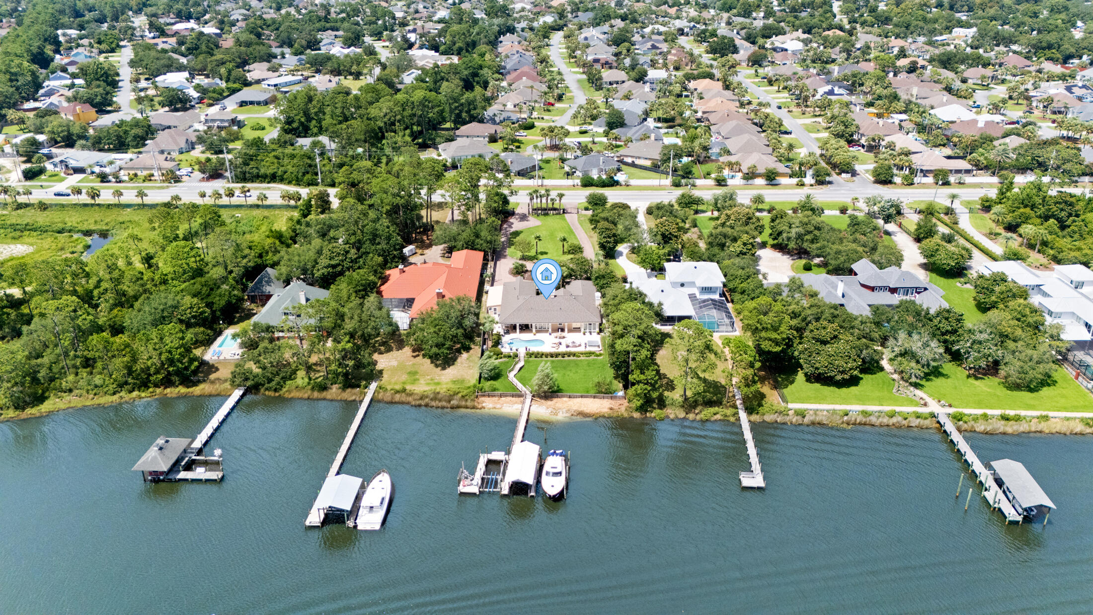 8203 N Lagoon Drive