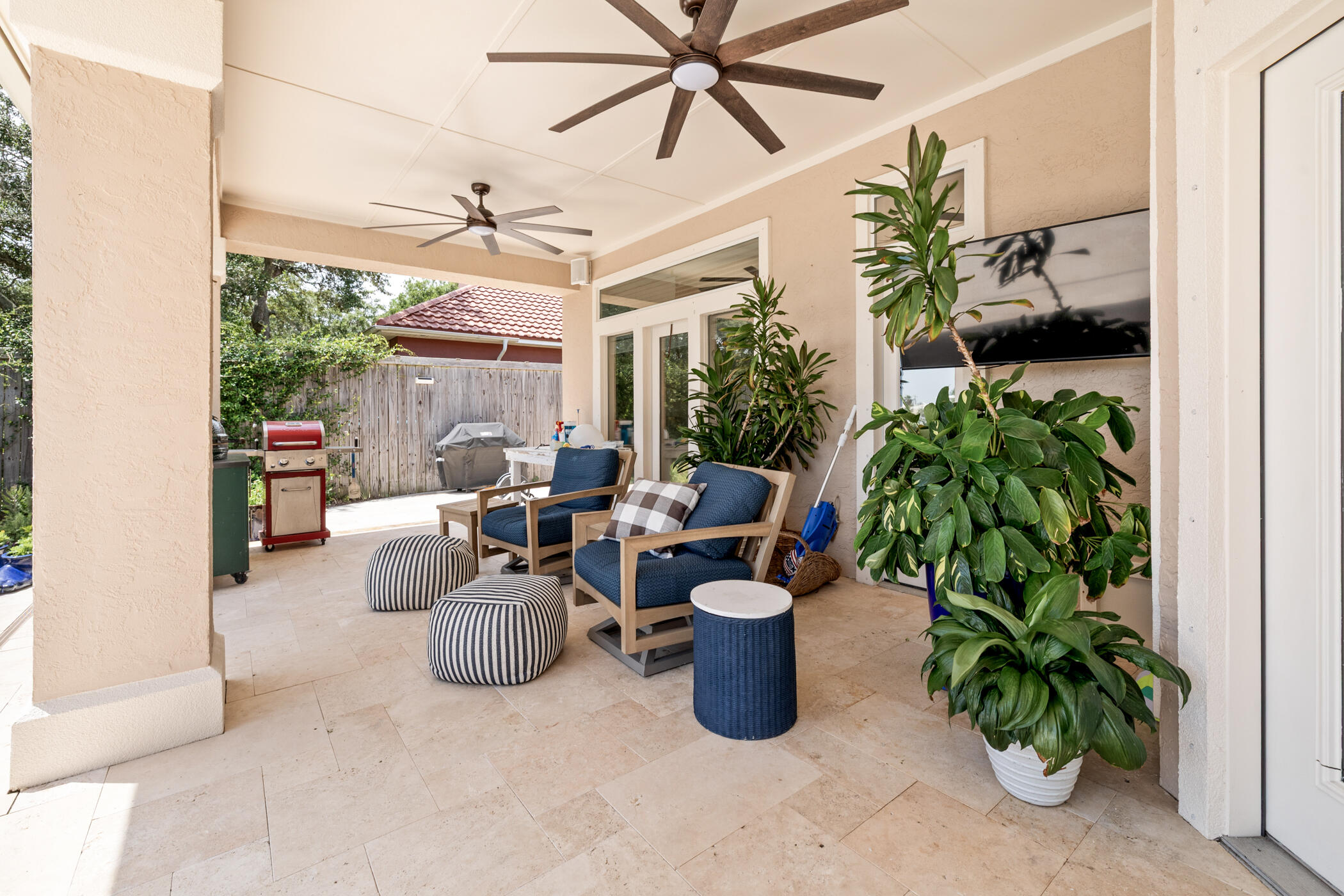 8203 N Lagoon Drive