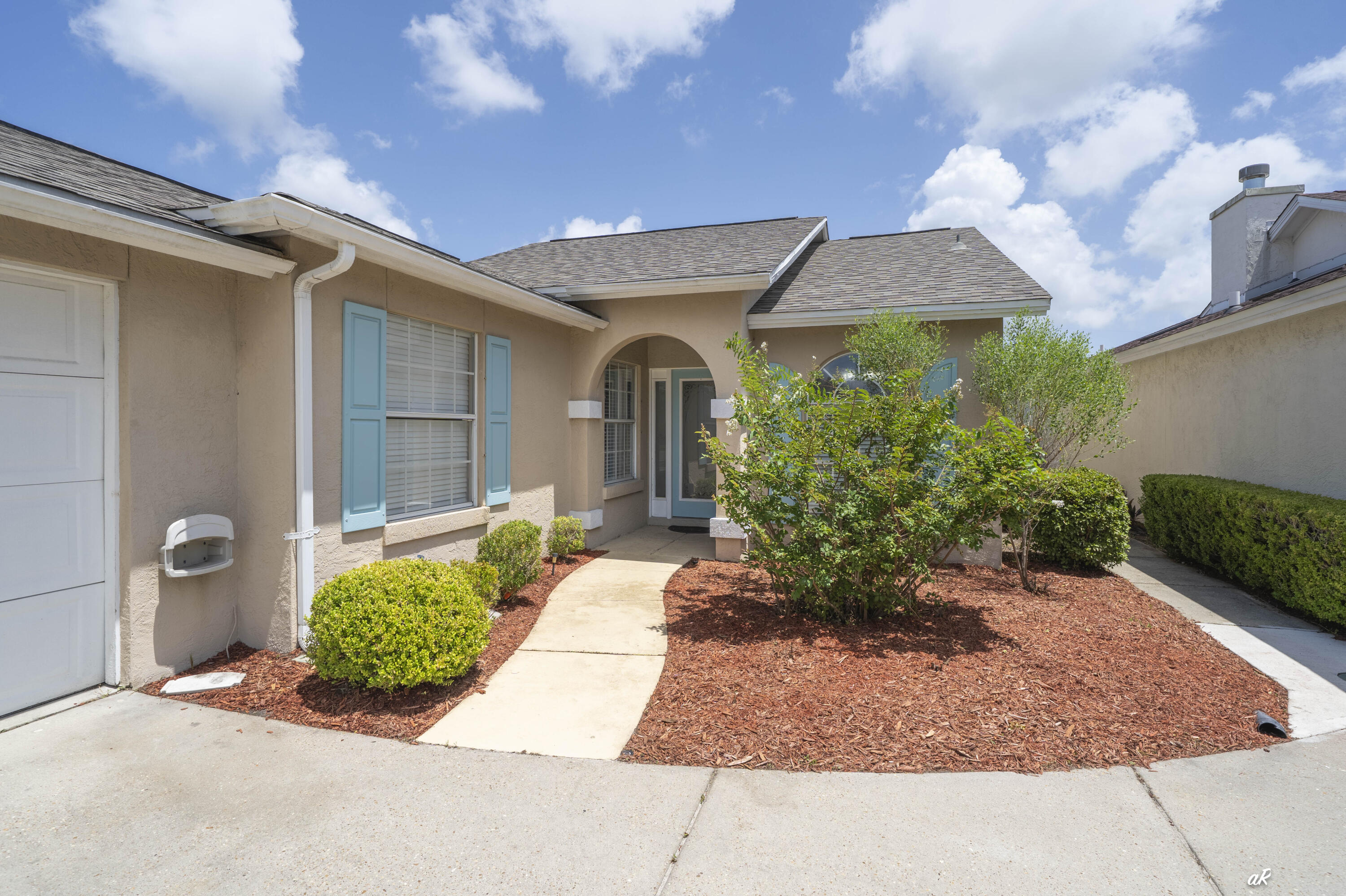 120 Glades Turn