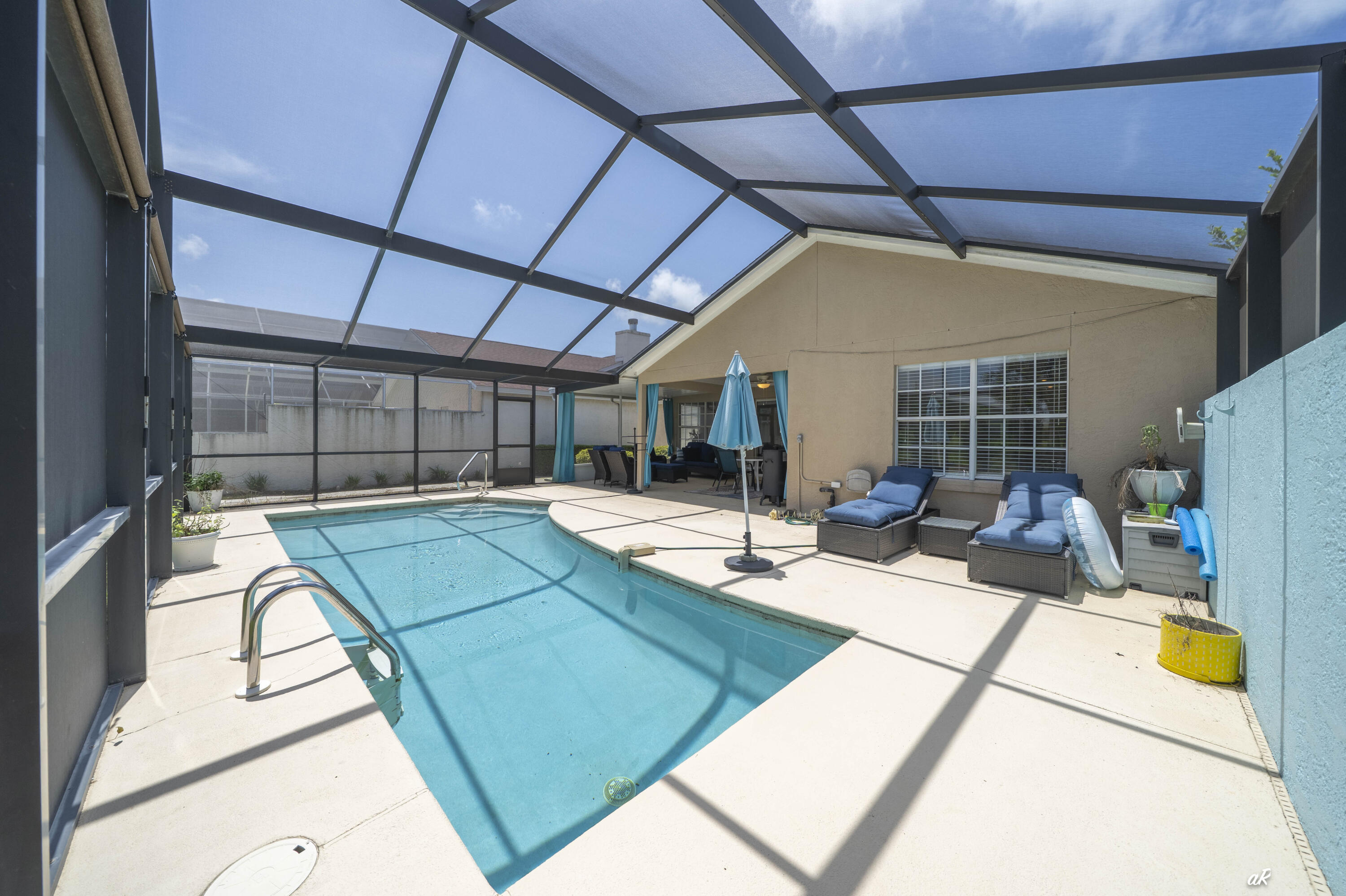 120 Glades Turn