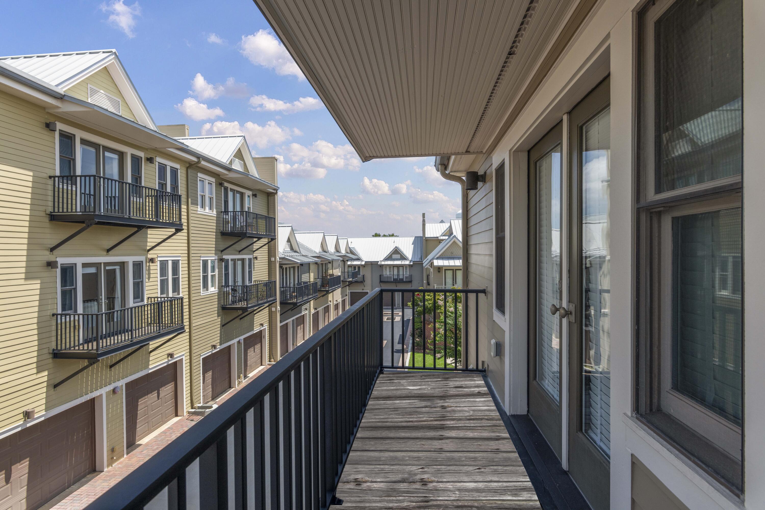 207 W Jackson Street 11
