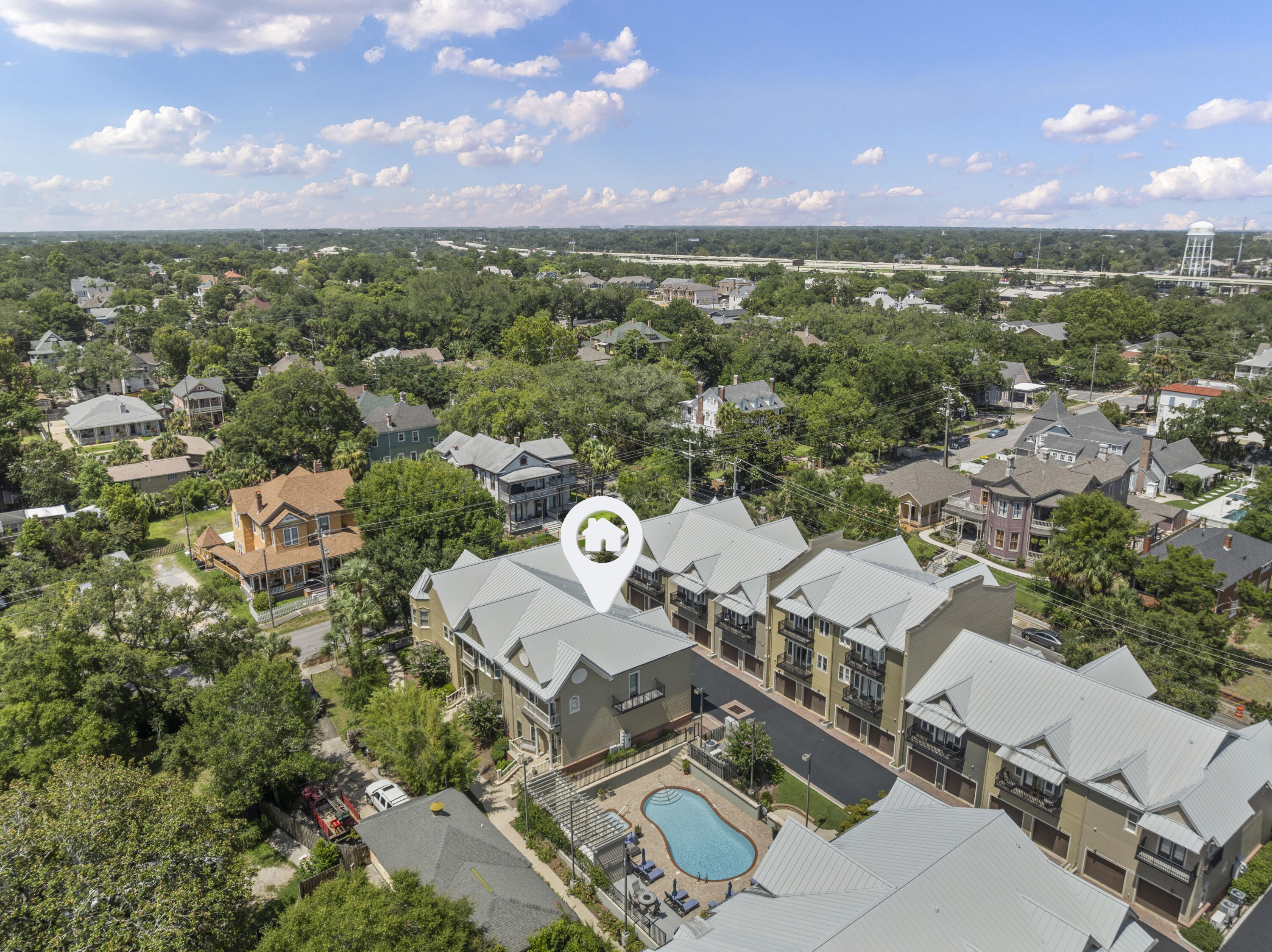 207 W Jackson Street 11