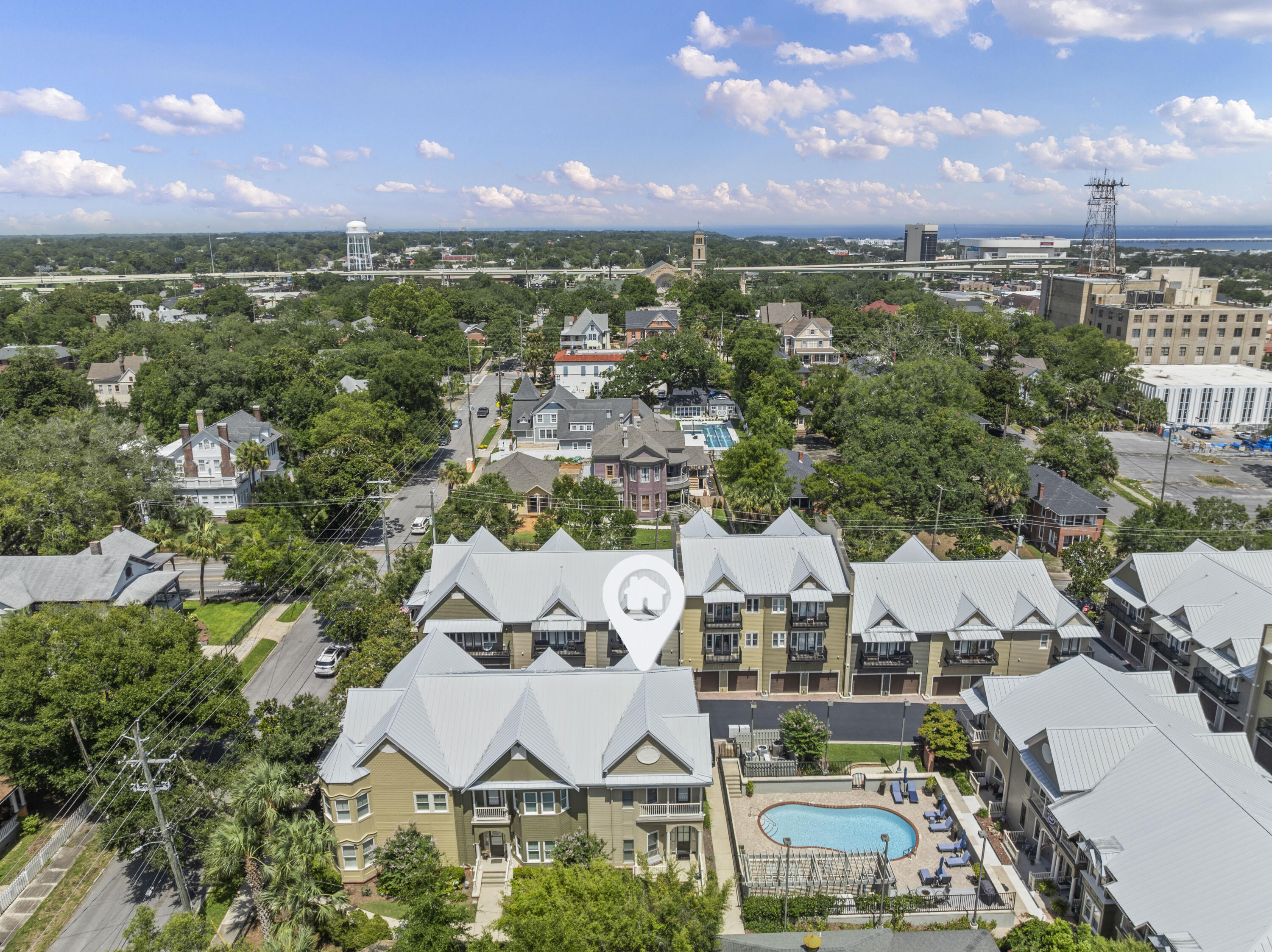 207 W Jackson Street 11