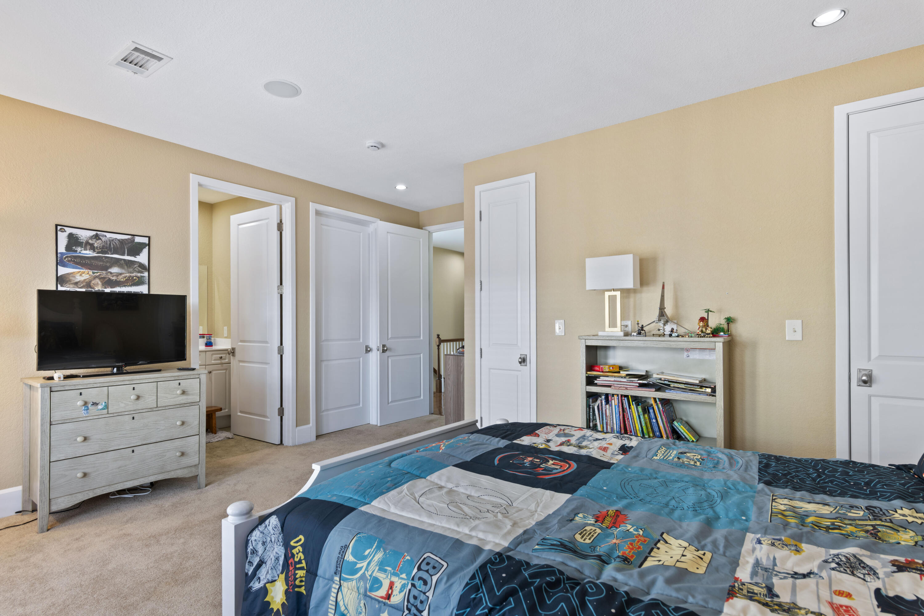 207 W Jackson Street 11