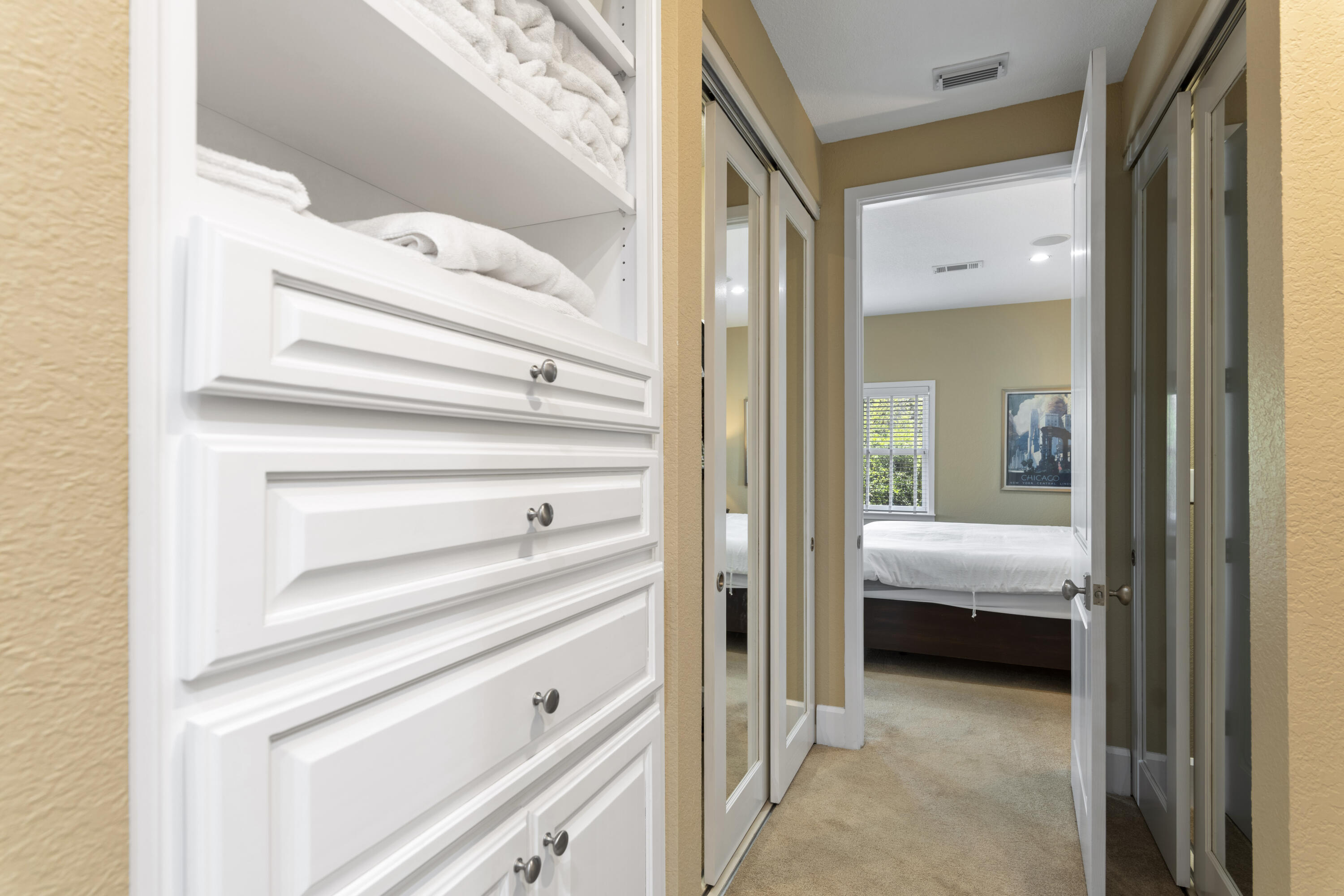 207 W Jackson Street 11