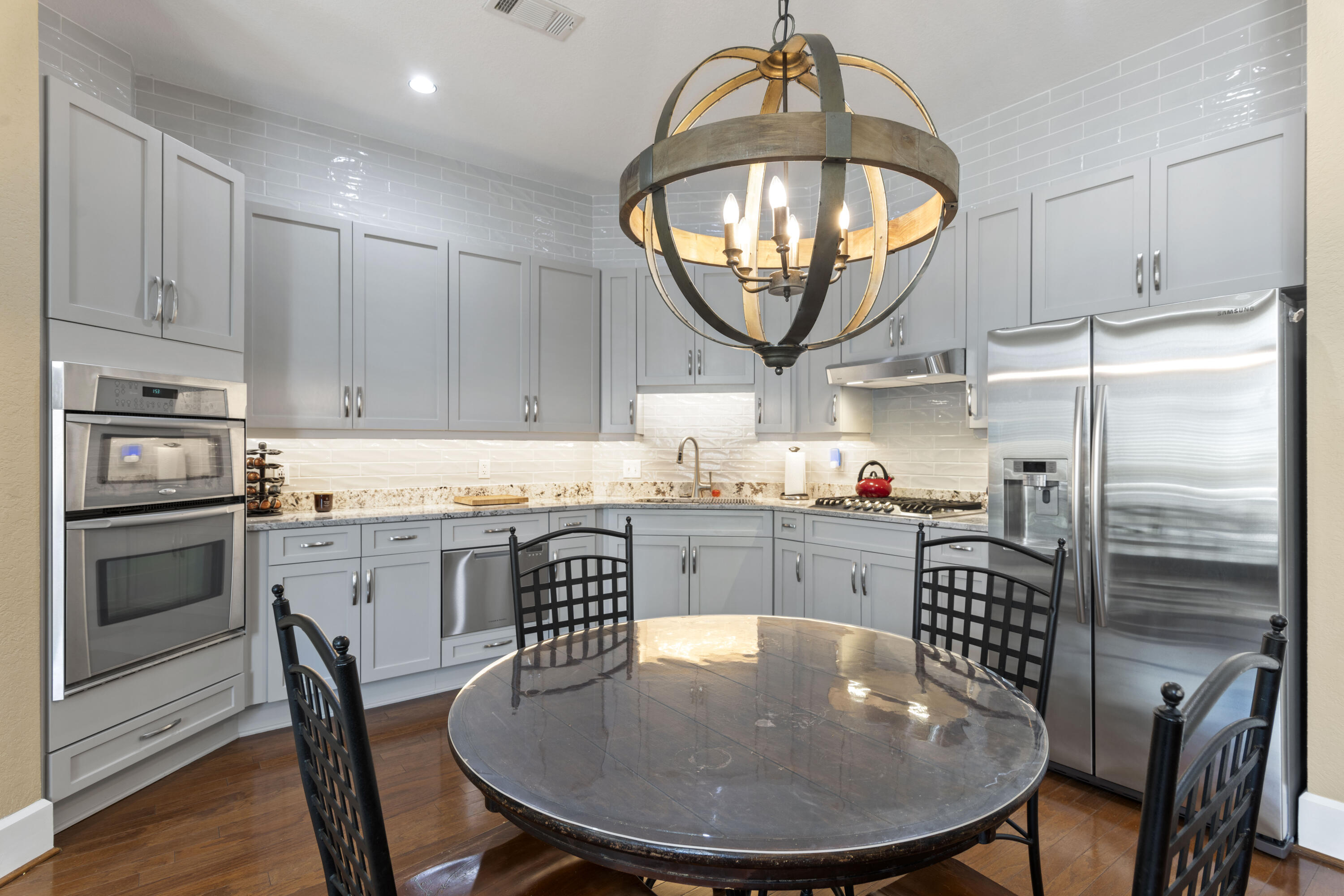 207 W Jackson Street 11
