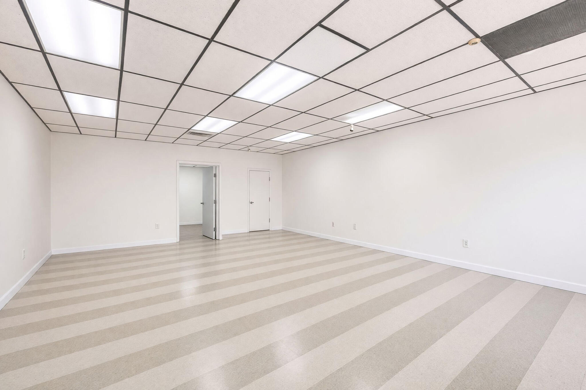 127 Harbor Boulevard 7