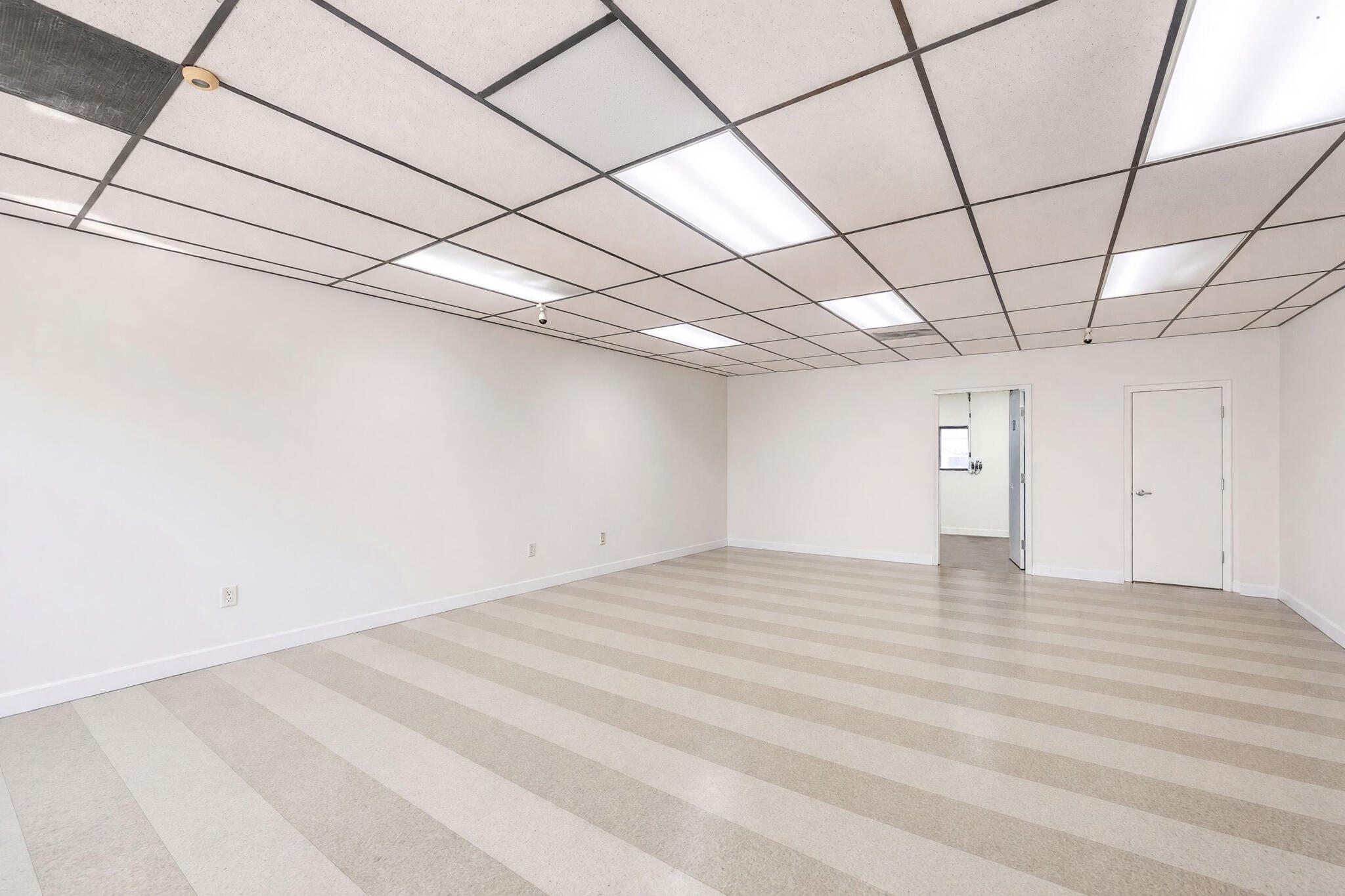 127 Harbor Boulevard 7