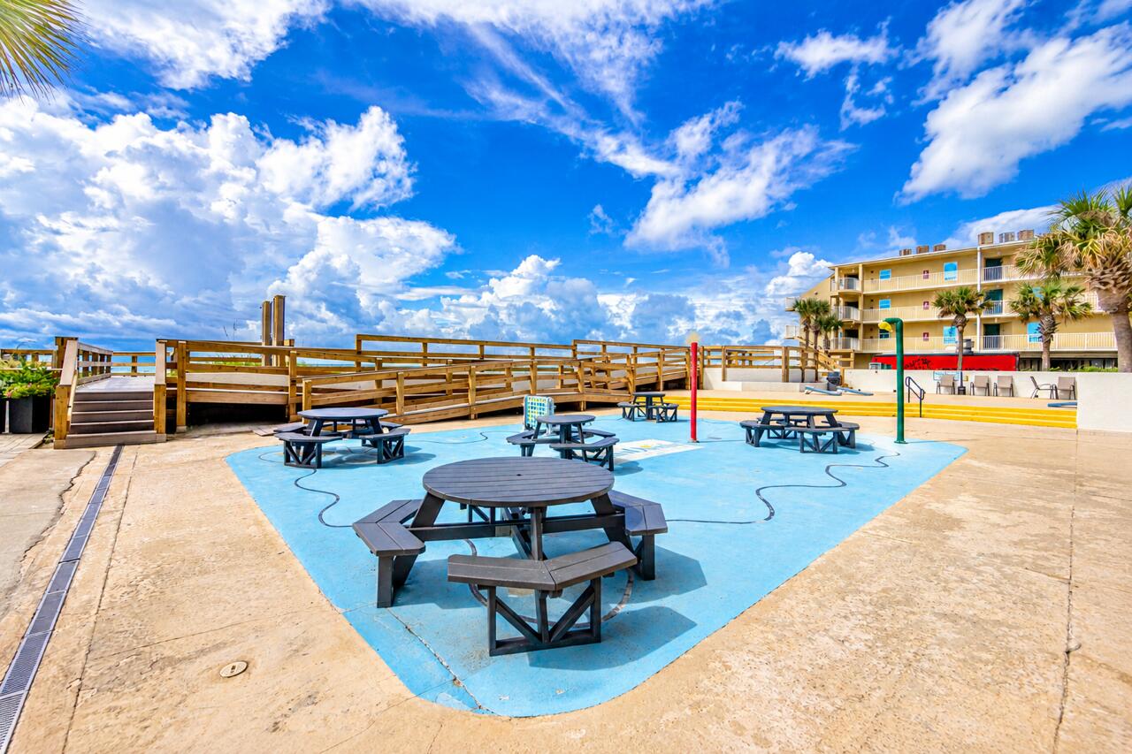 1040 E Highway 98 1004