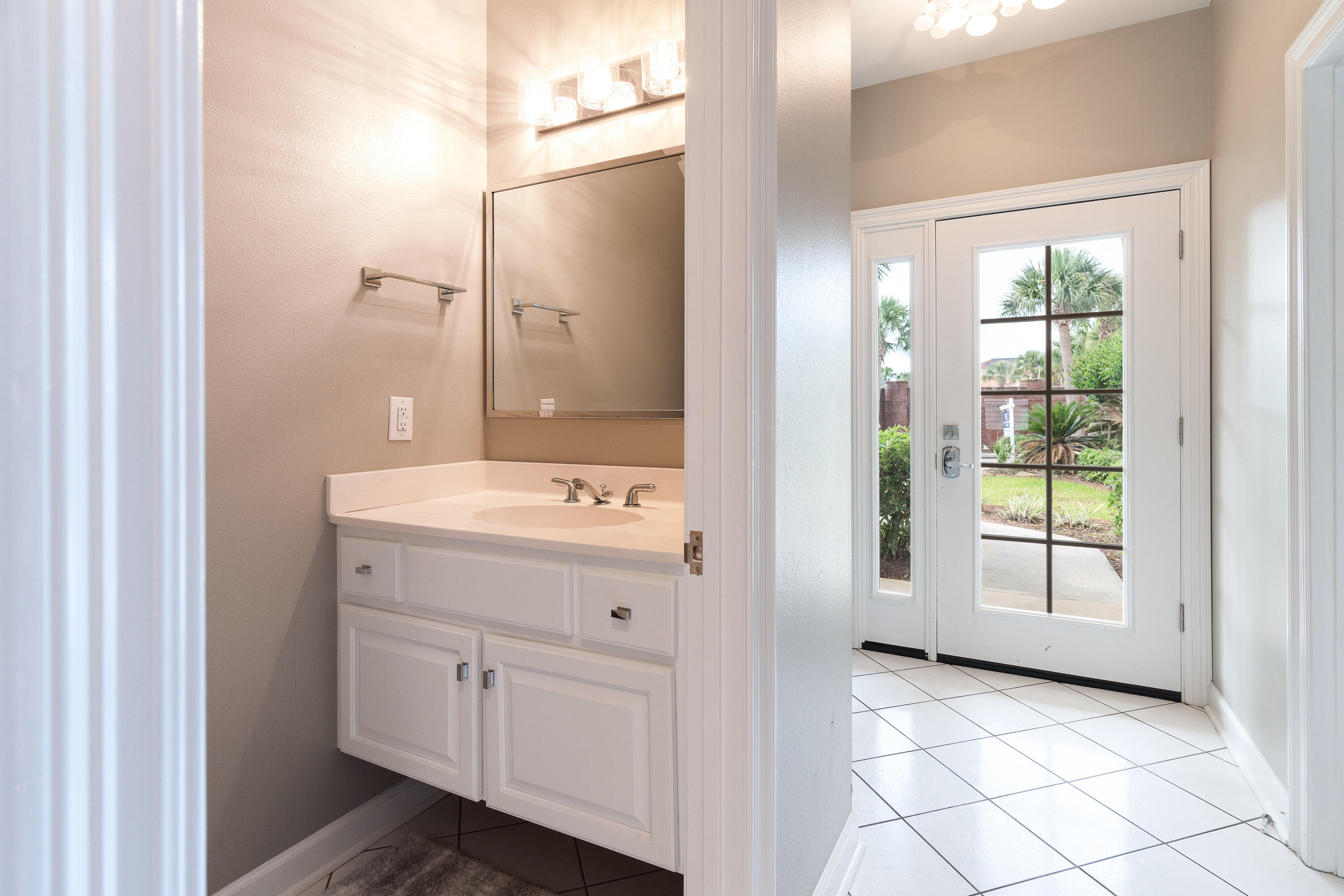 2388 Palm Harbor Drive