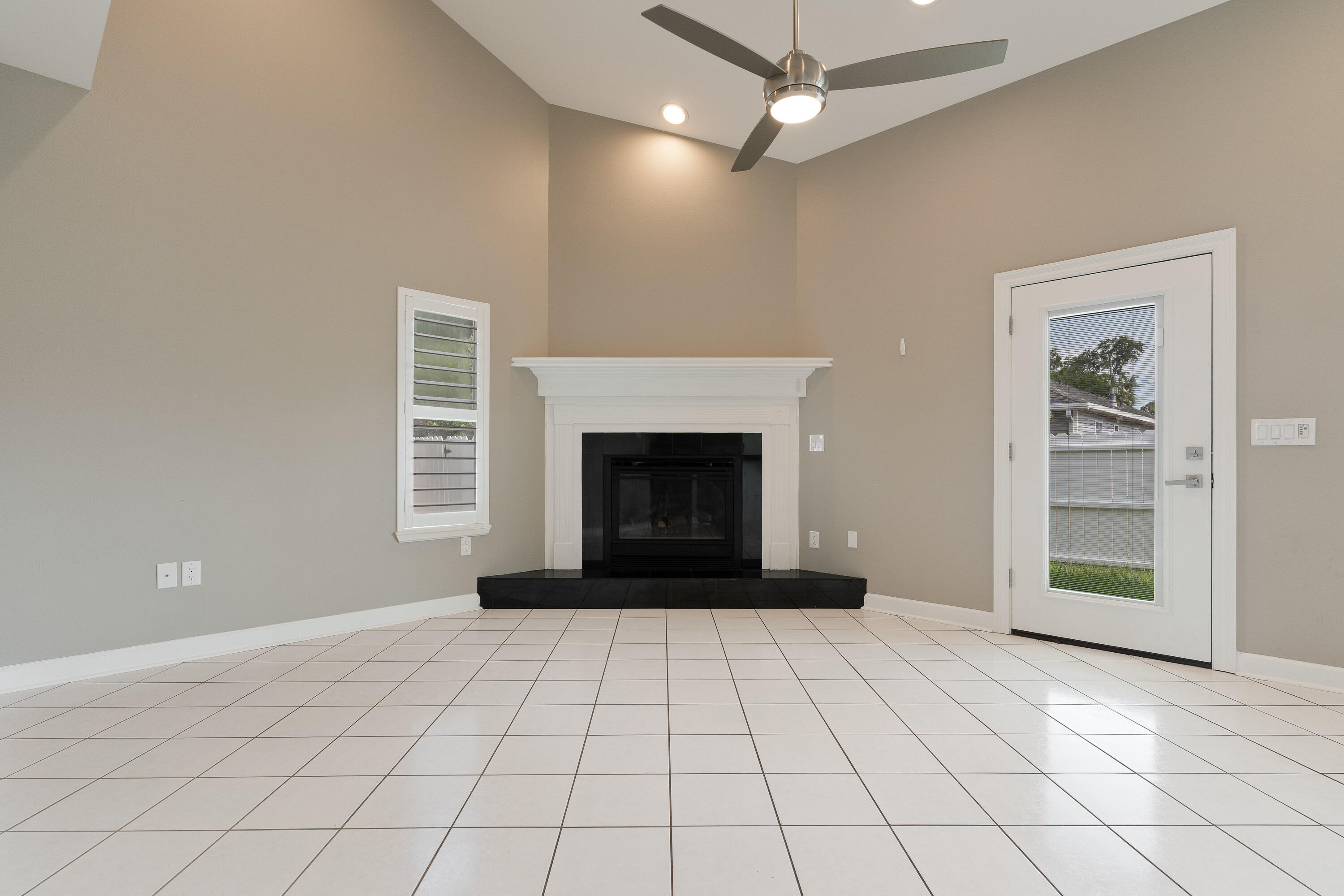 2388 Palm Harbor Drive
