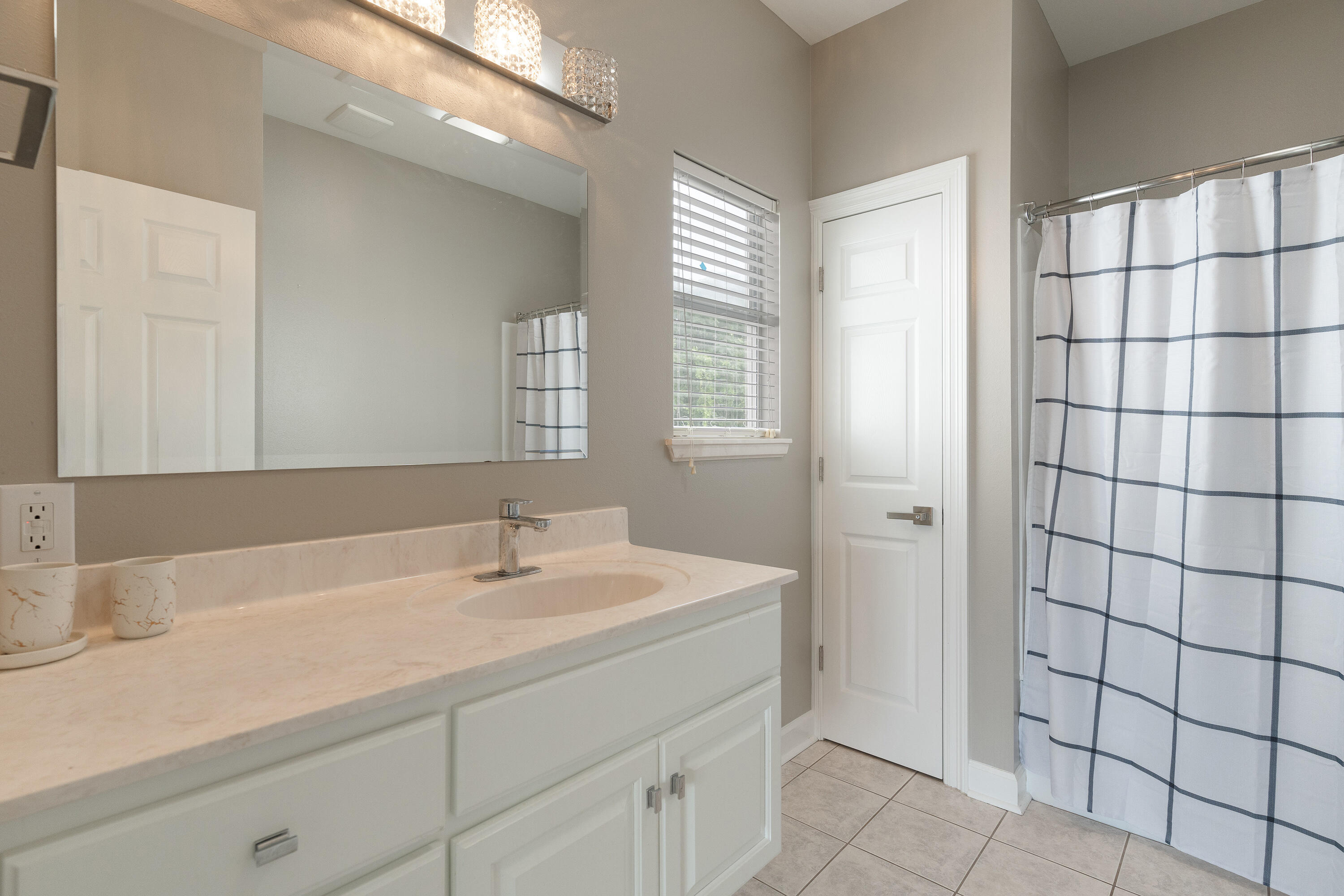 2388 Palm Harbor Drive