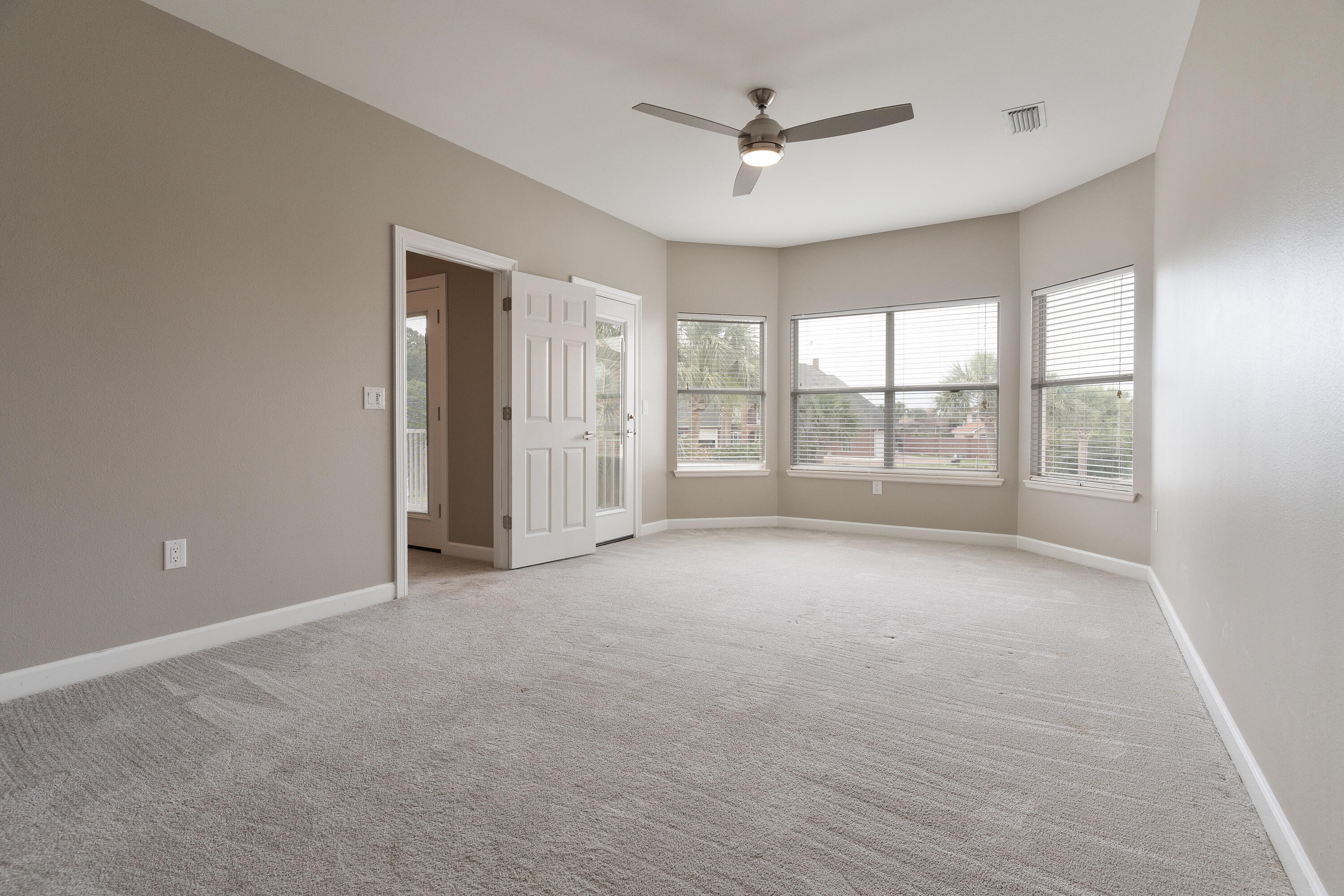 2388 Palm Harbor Drive