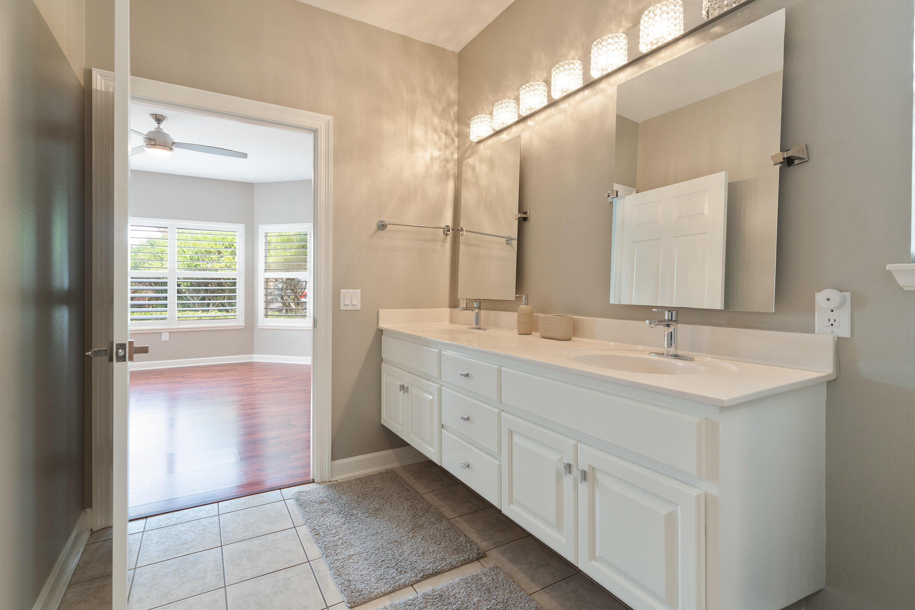 2388 Palm Harbor Drive