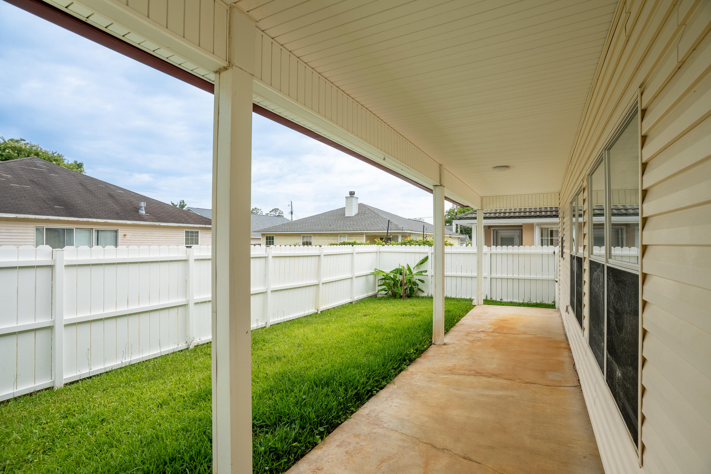 2388 Palm Harbor Drive