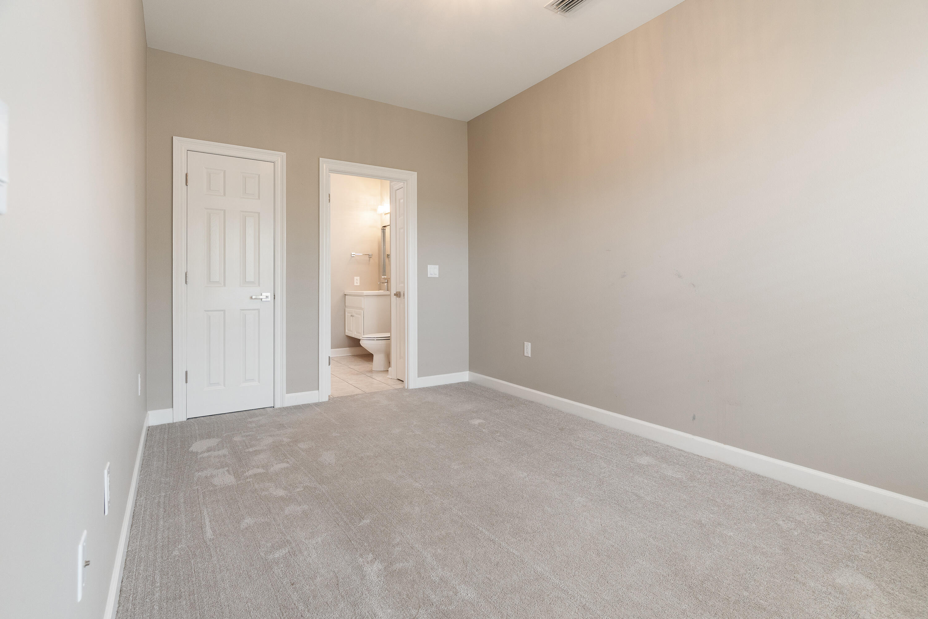 2388 Palm Harbor Drive