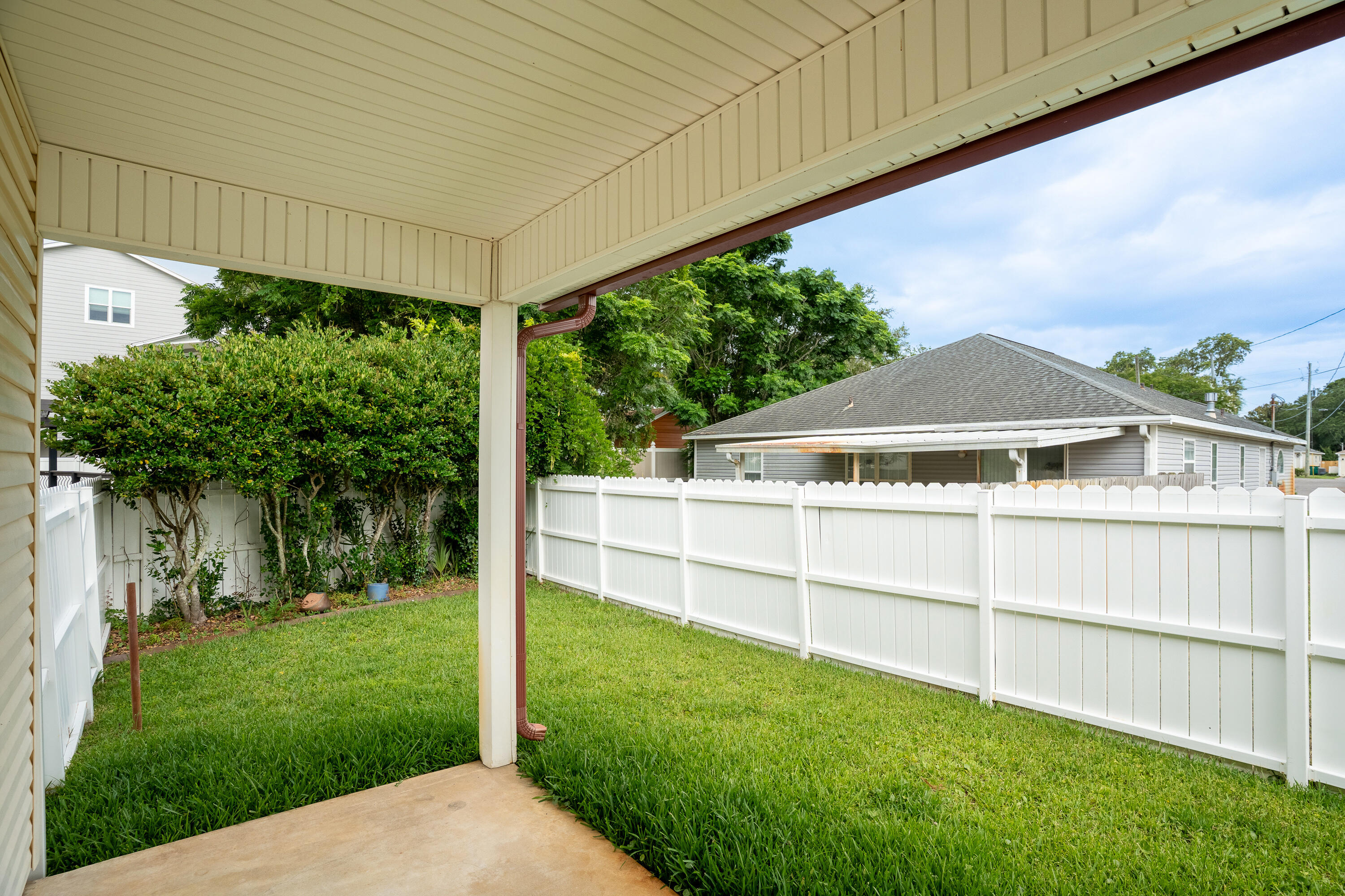 2388 Palm Harbor Drive