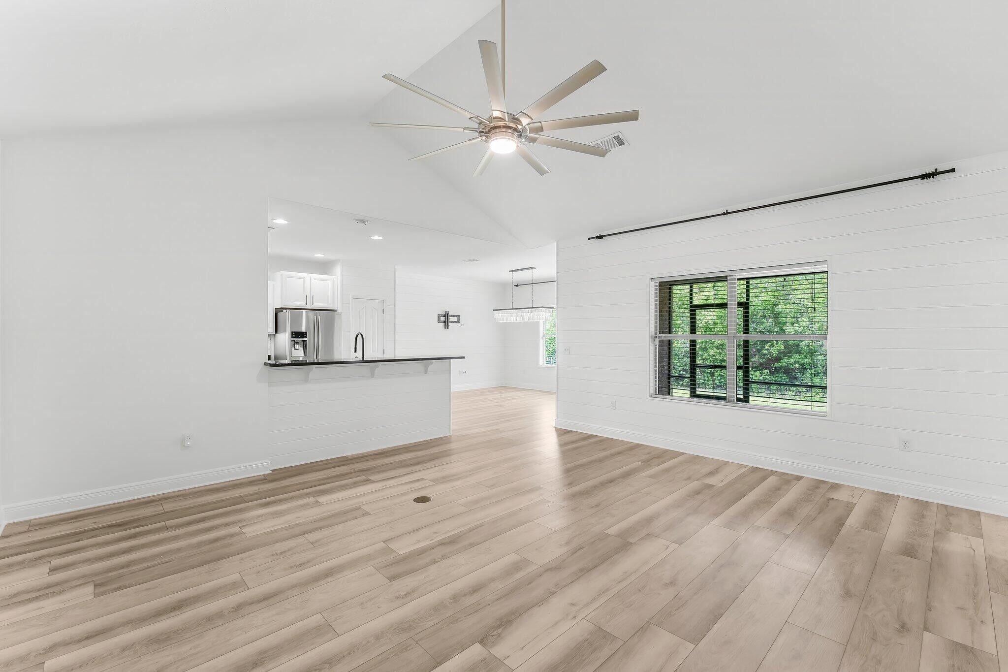 120 Kinley Avenue
