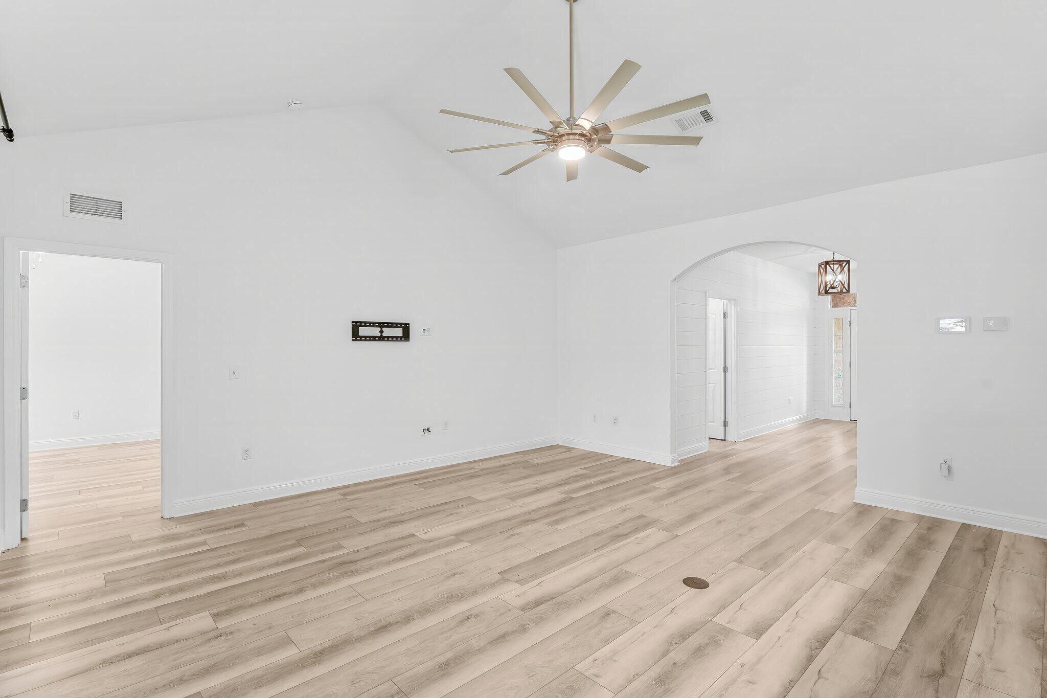 120 Kinley Avenue