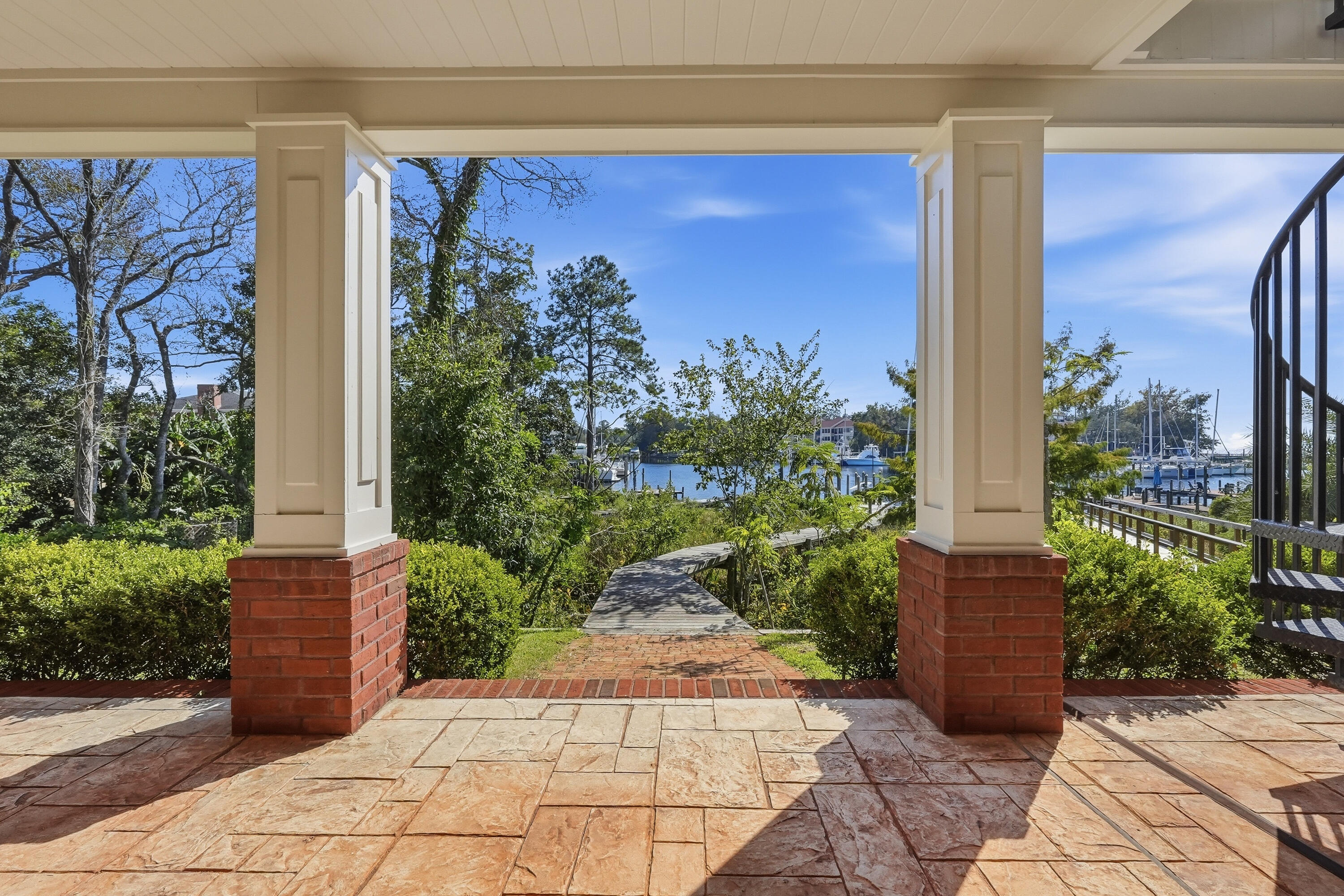 1654 Saint Lawrence Drive