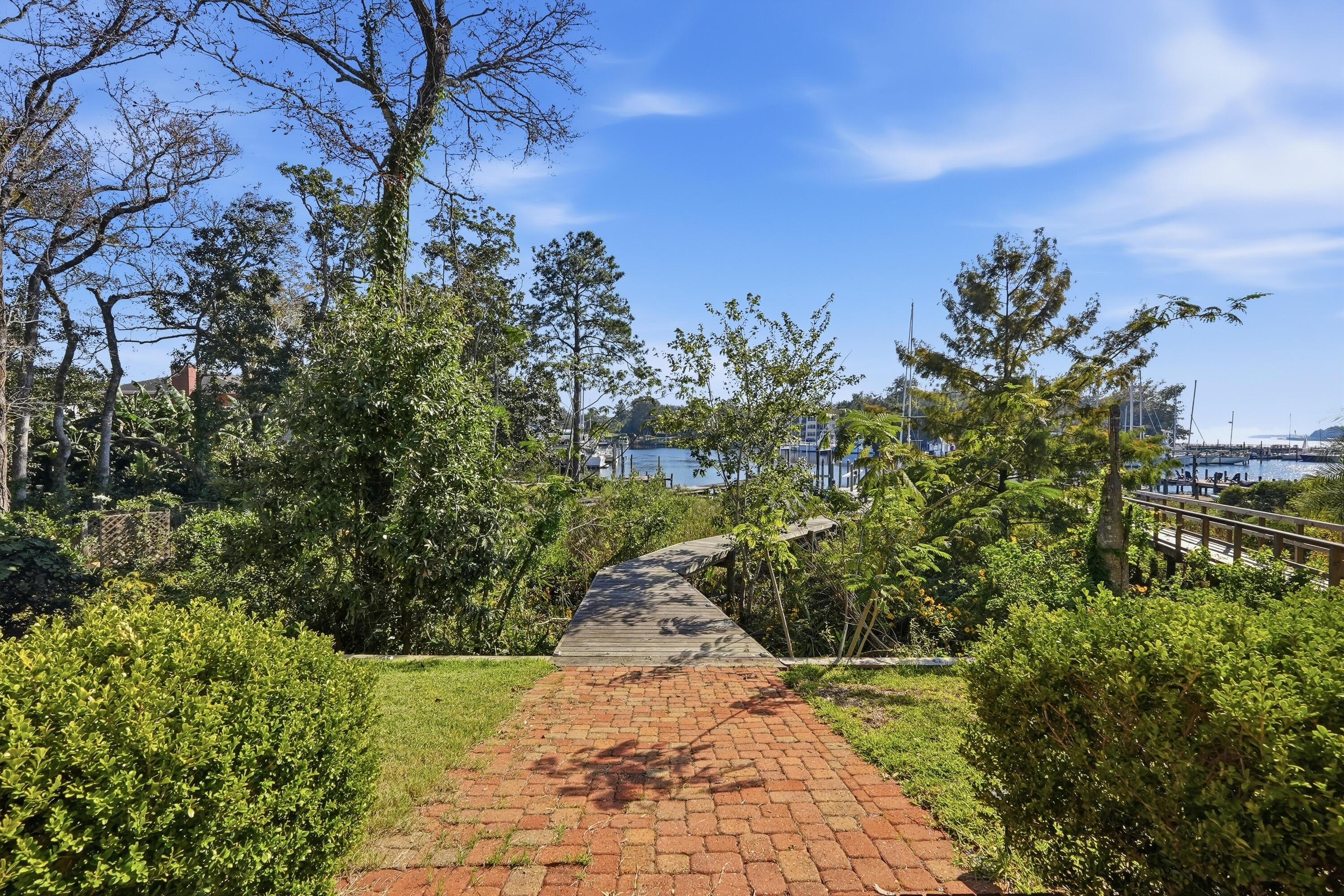 1654 Saint Lawrence Drive