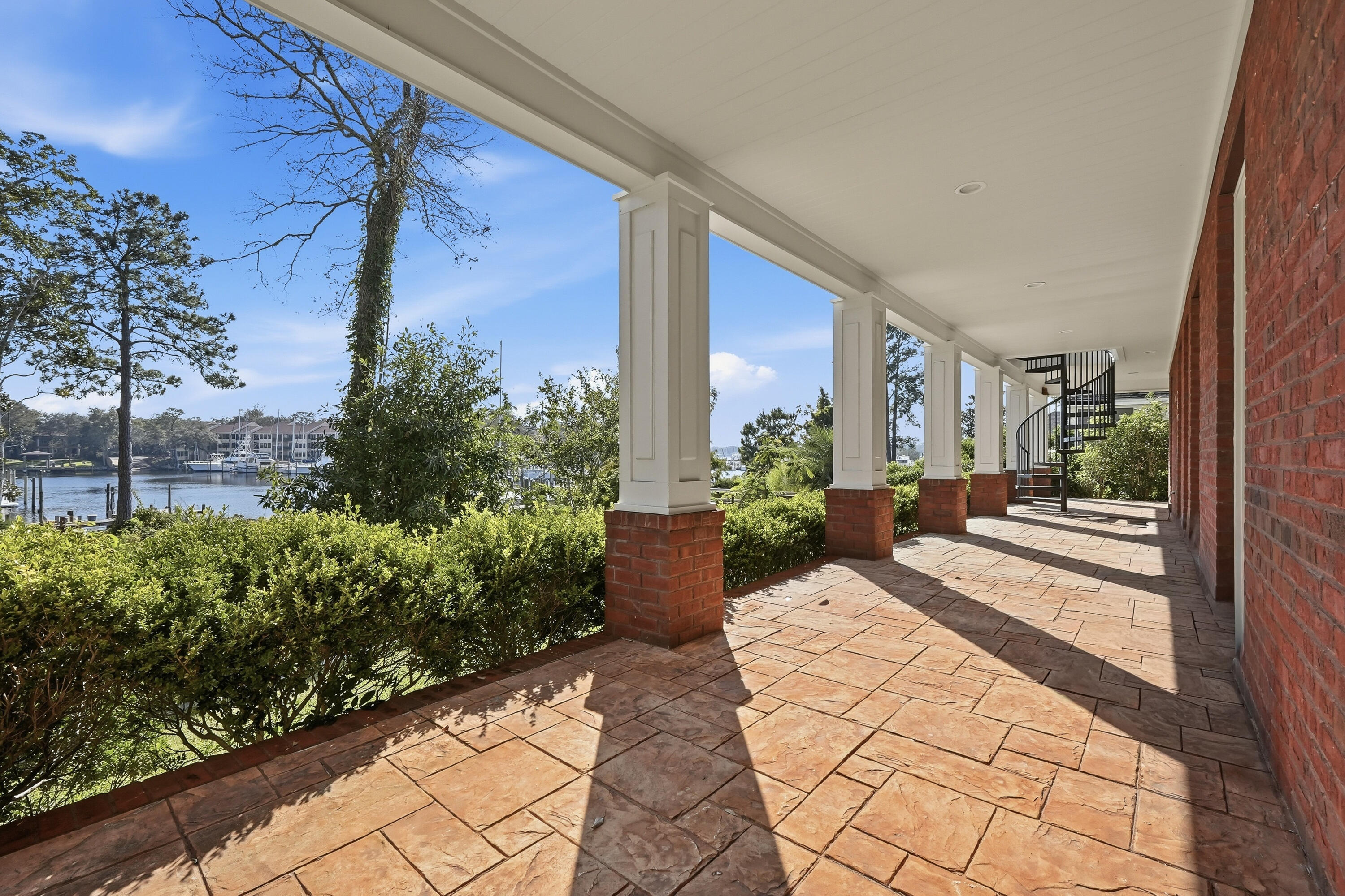 1654 Saint Lawrence Drive