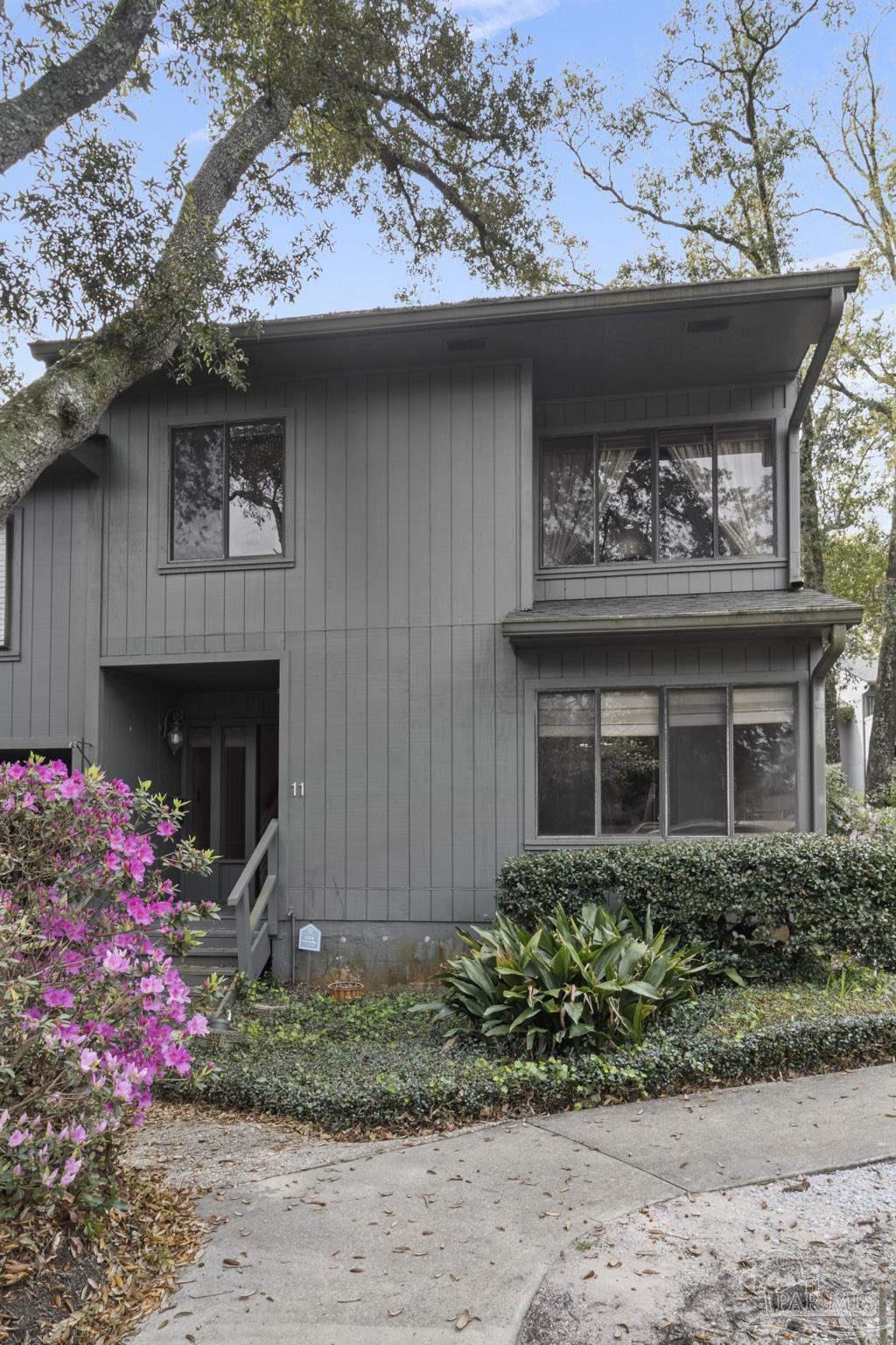 11 Hillbrook Way