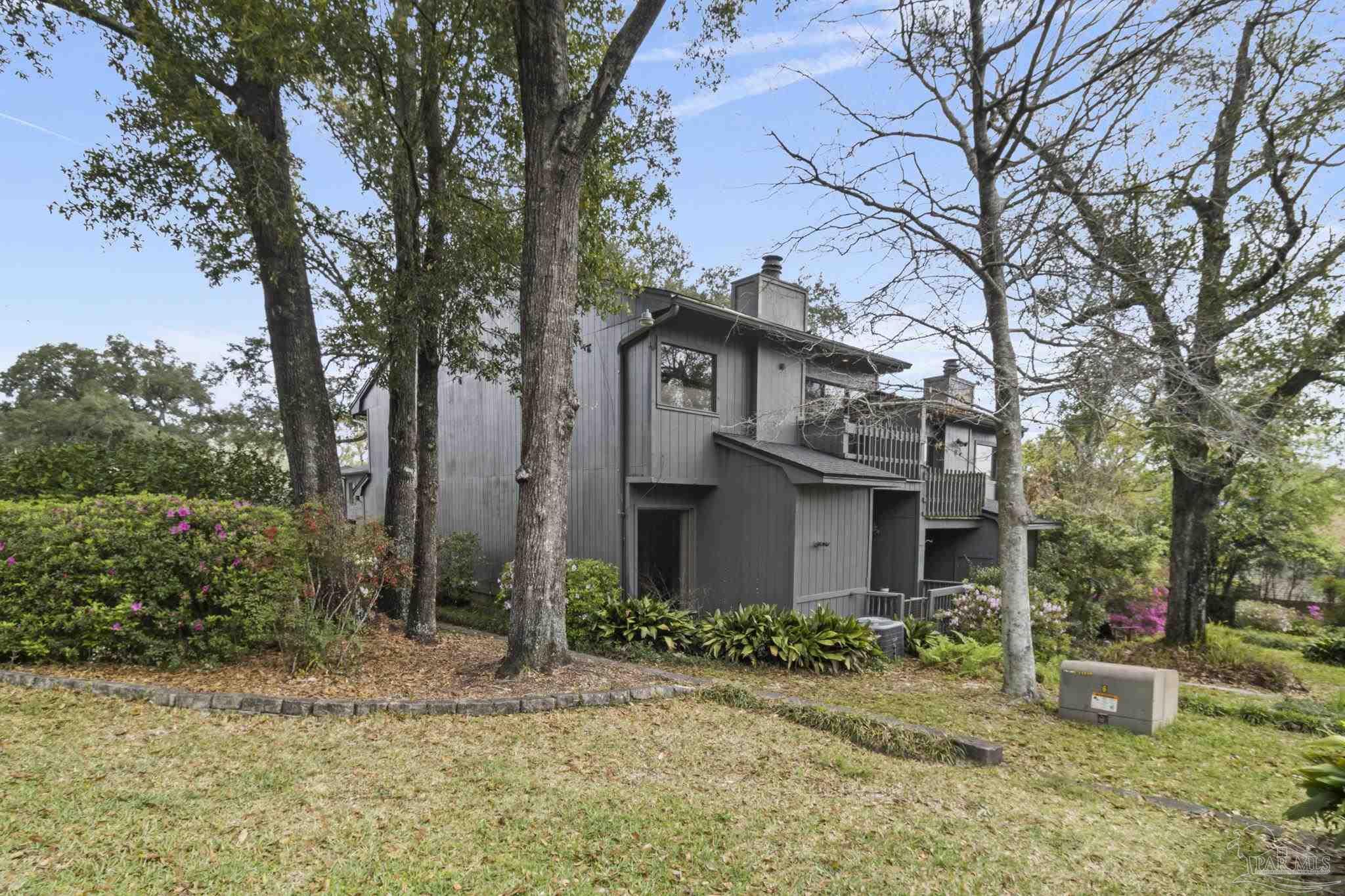 11 Hillbrook Way