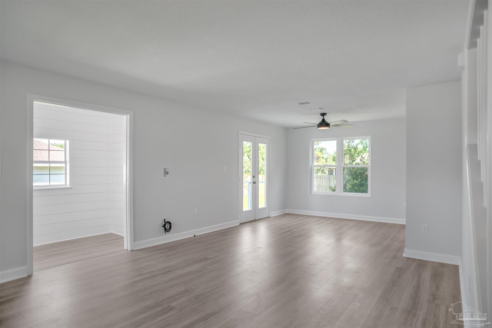 1421 Little Duck Cir