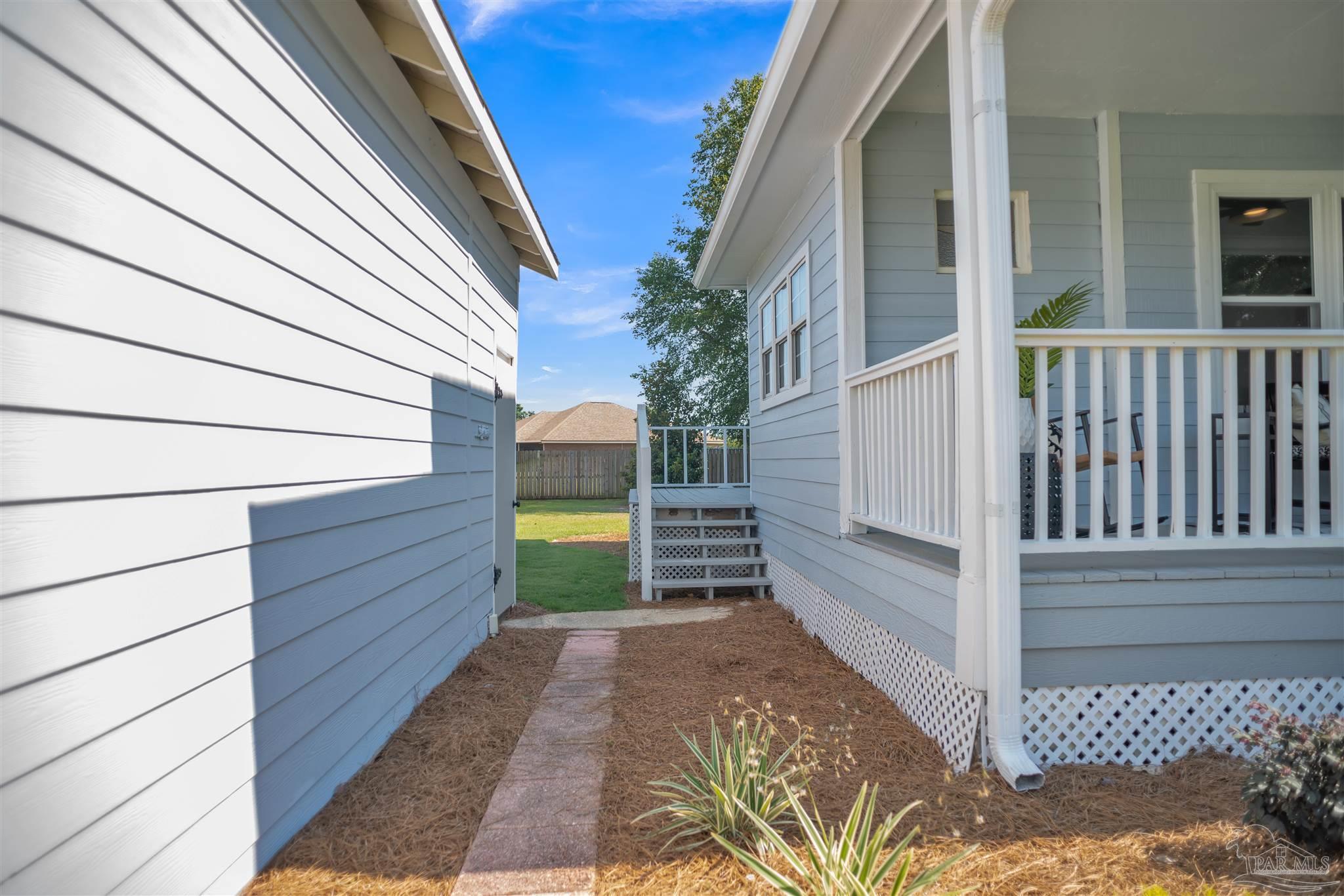 1421 Little Duck Cir