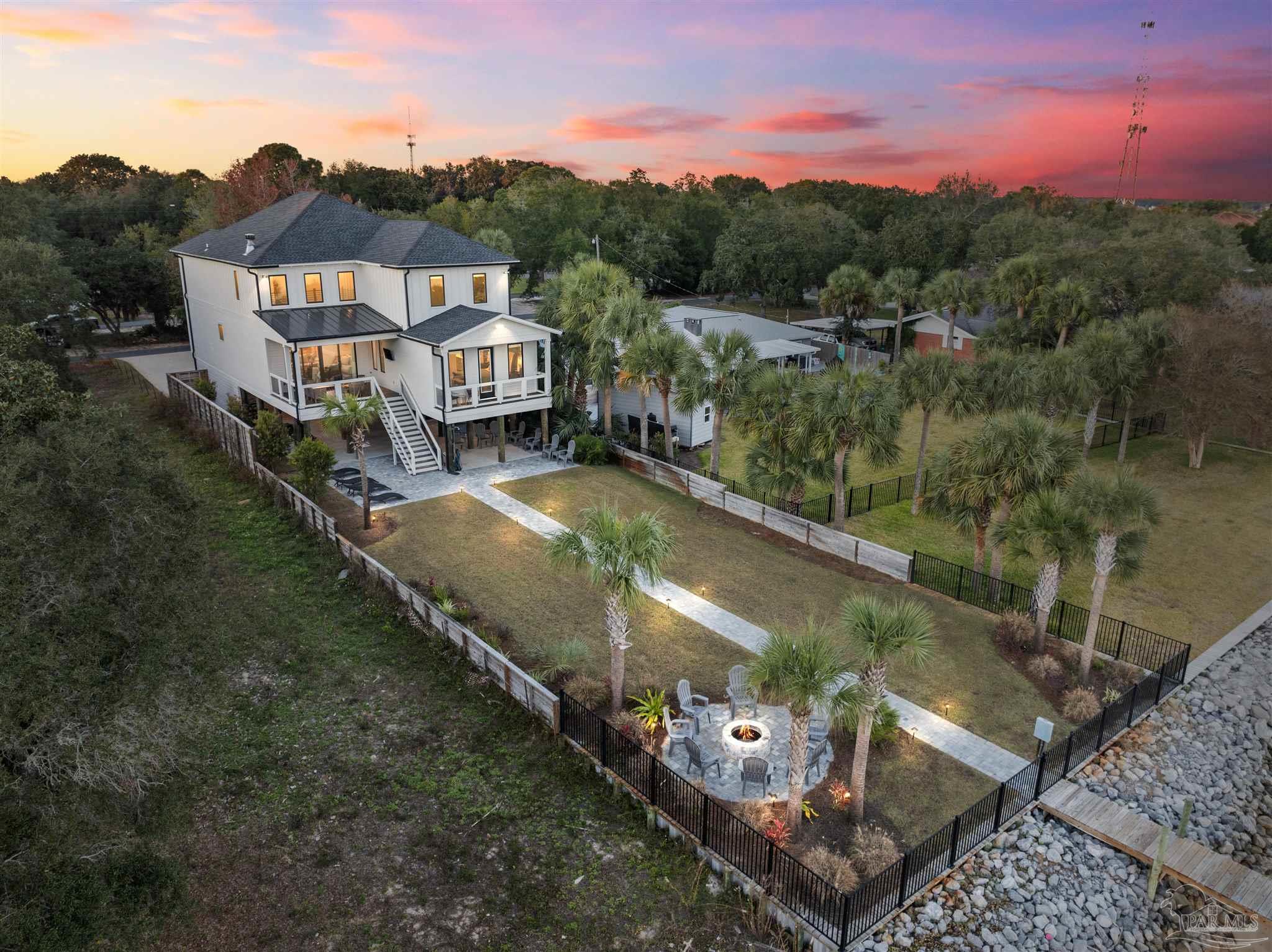 1101 NE Beachview Dr