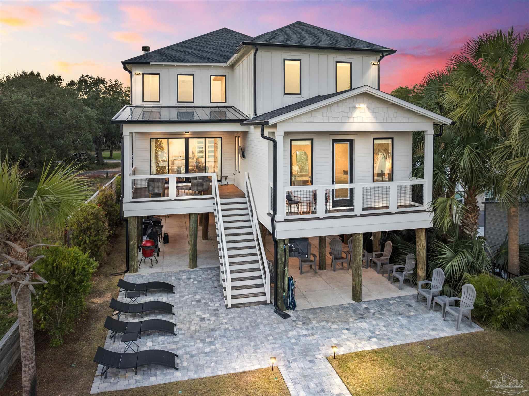 1101 NE Beachview Dr